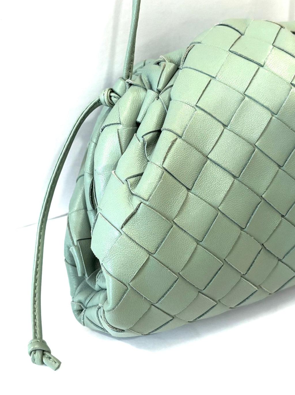 BOTTEGA VENETA SMALL LAMBSKIN LEATHER CLUTCH SHOULDER BAG