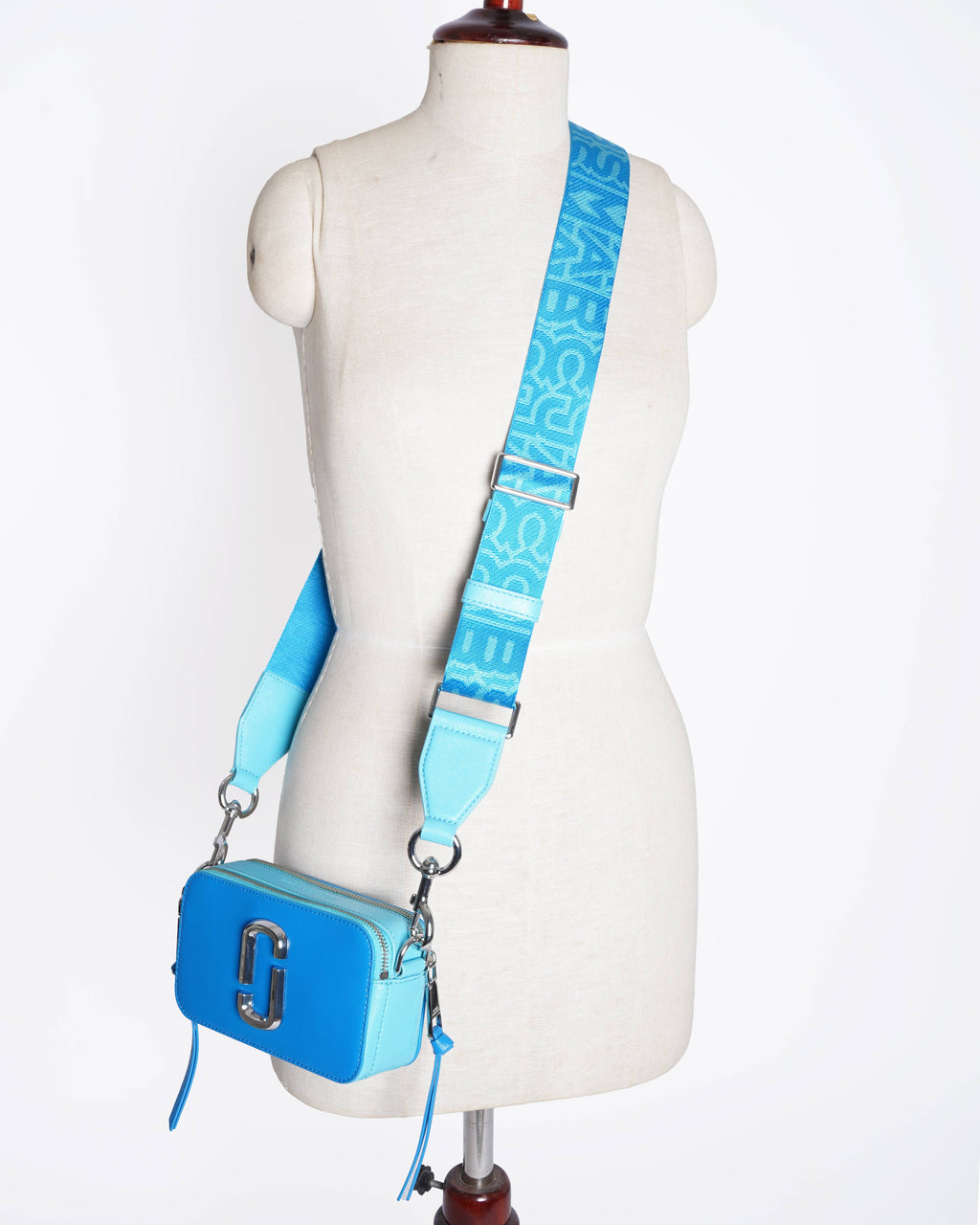 New Marc Jacobs Snapshot bag in electric blue