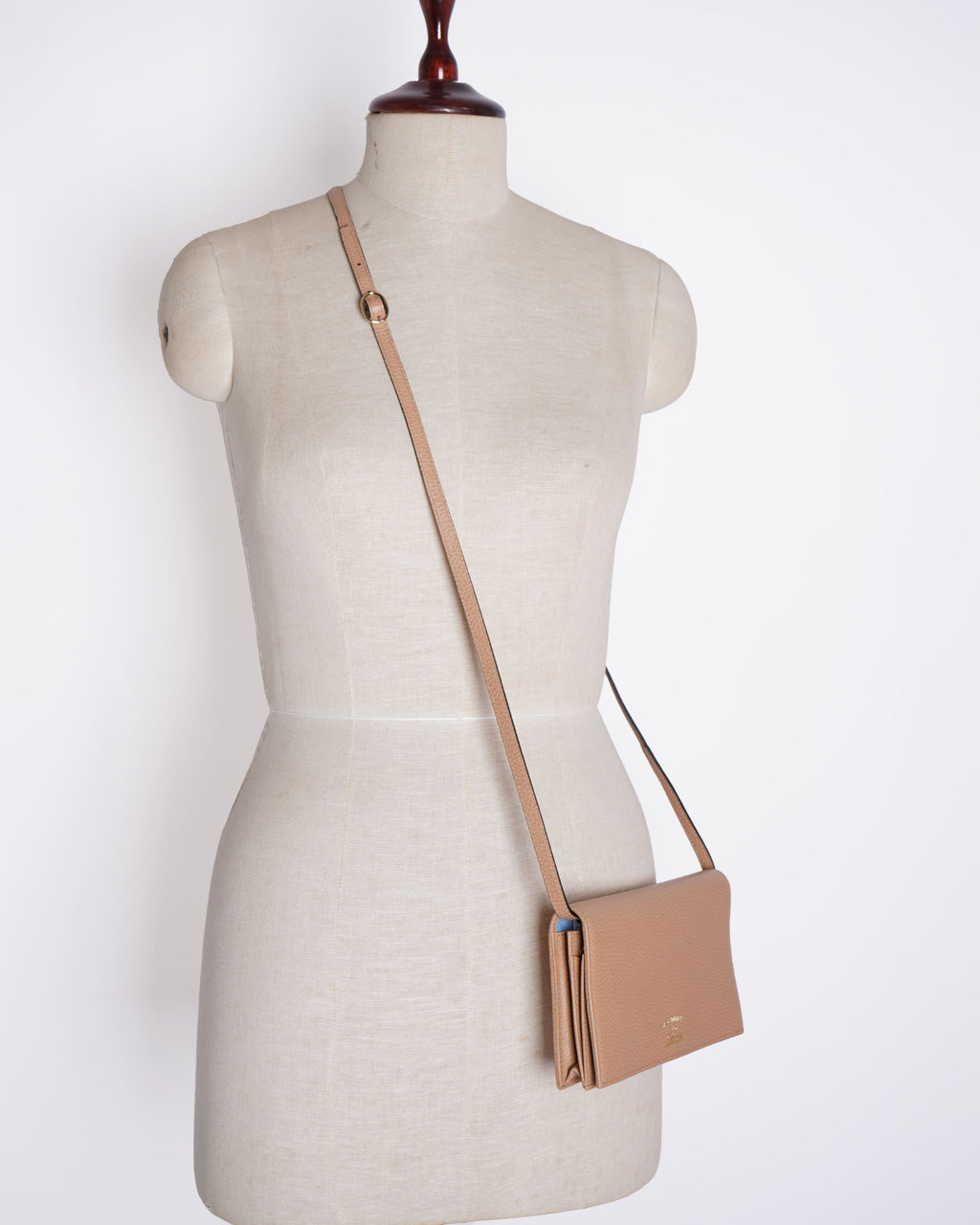 New Gucci Mini Cameila Sling In Beige