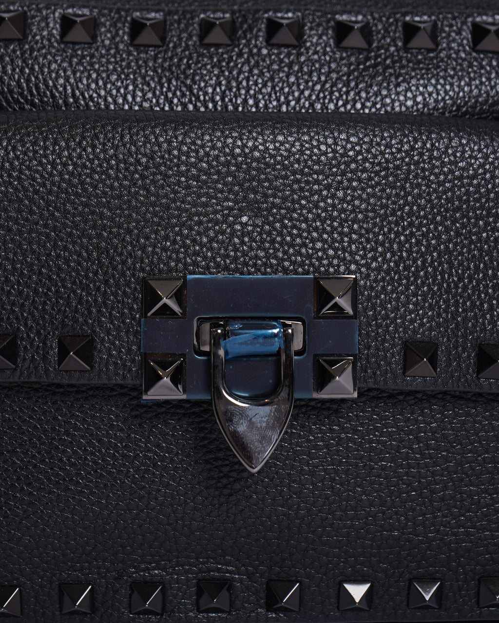 New Valentino Garavani Grained Rockstud Leather Crossbody Bag