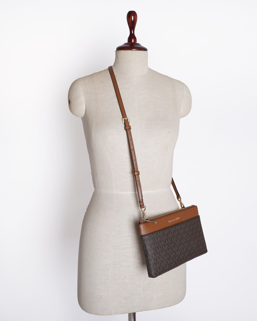 Michael kors jet set signature logo crossbody bag
