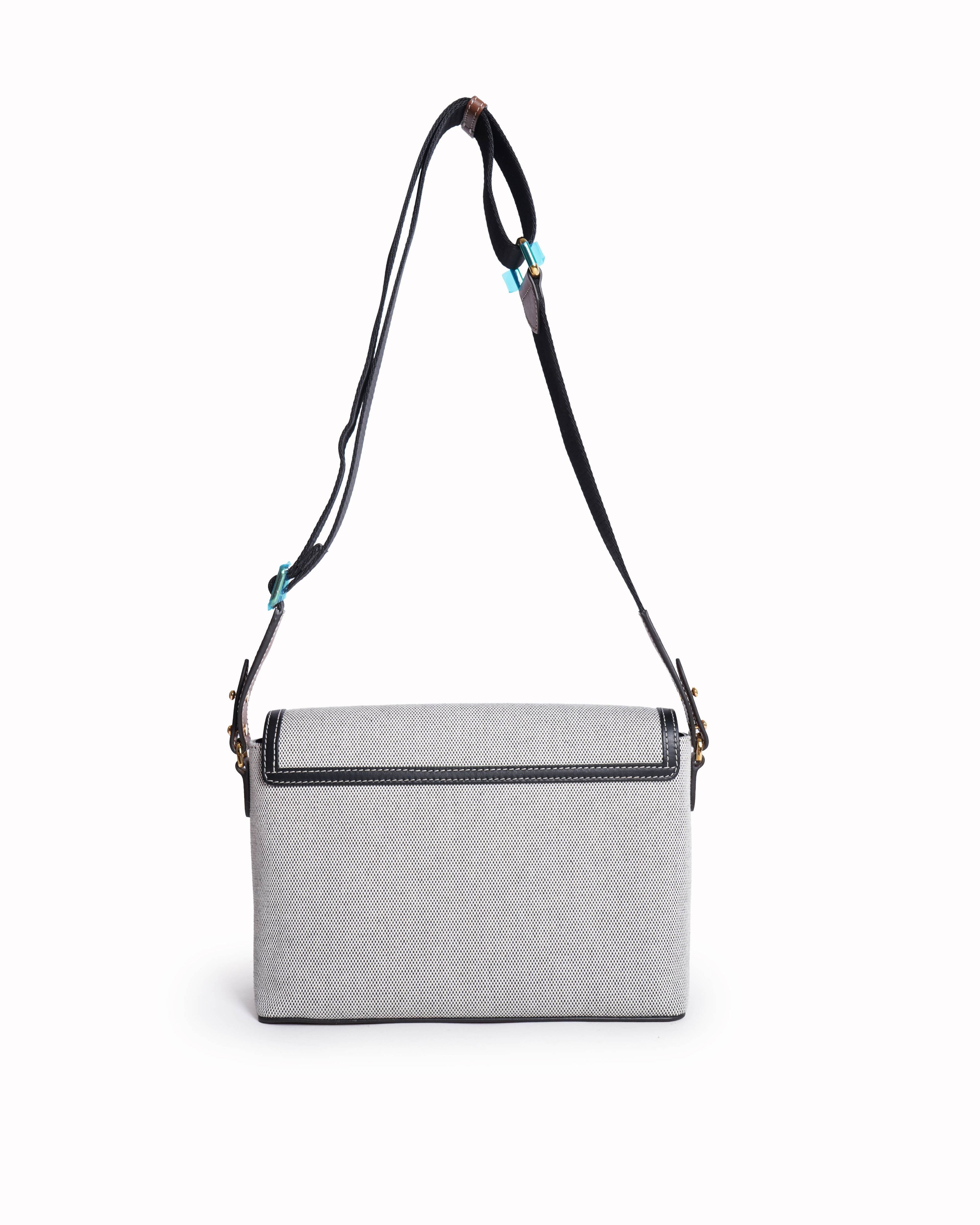New Burberry Horseferry Print Note Cropssbody Bag