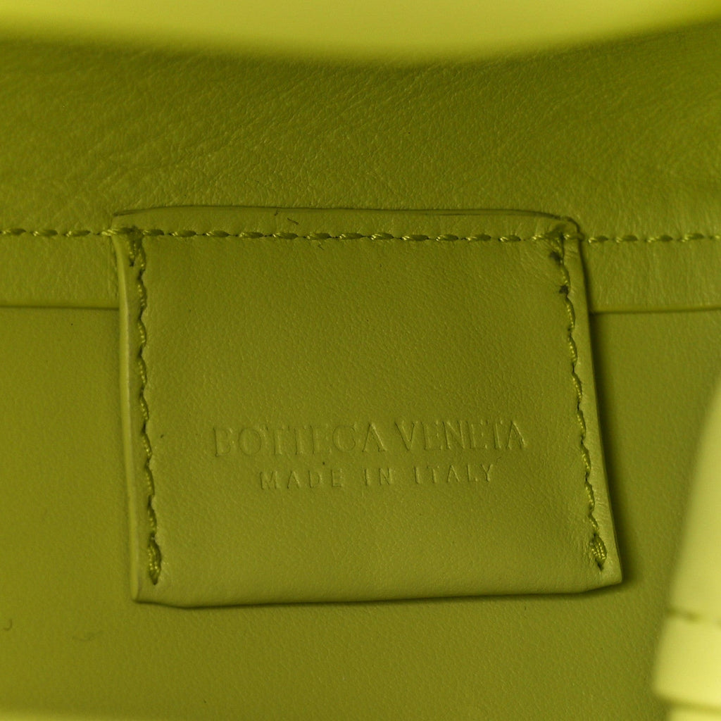 BOTTEGA VENETA CALFSKIN POINT TOP HADLE MEDIUM BAG