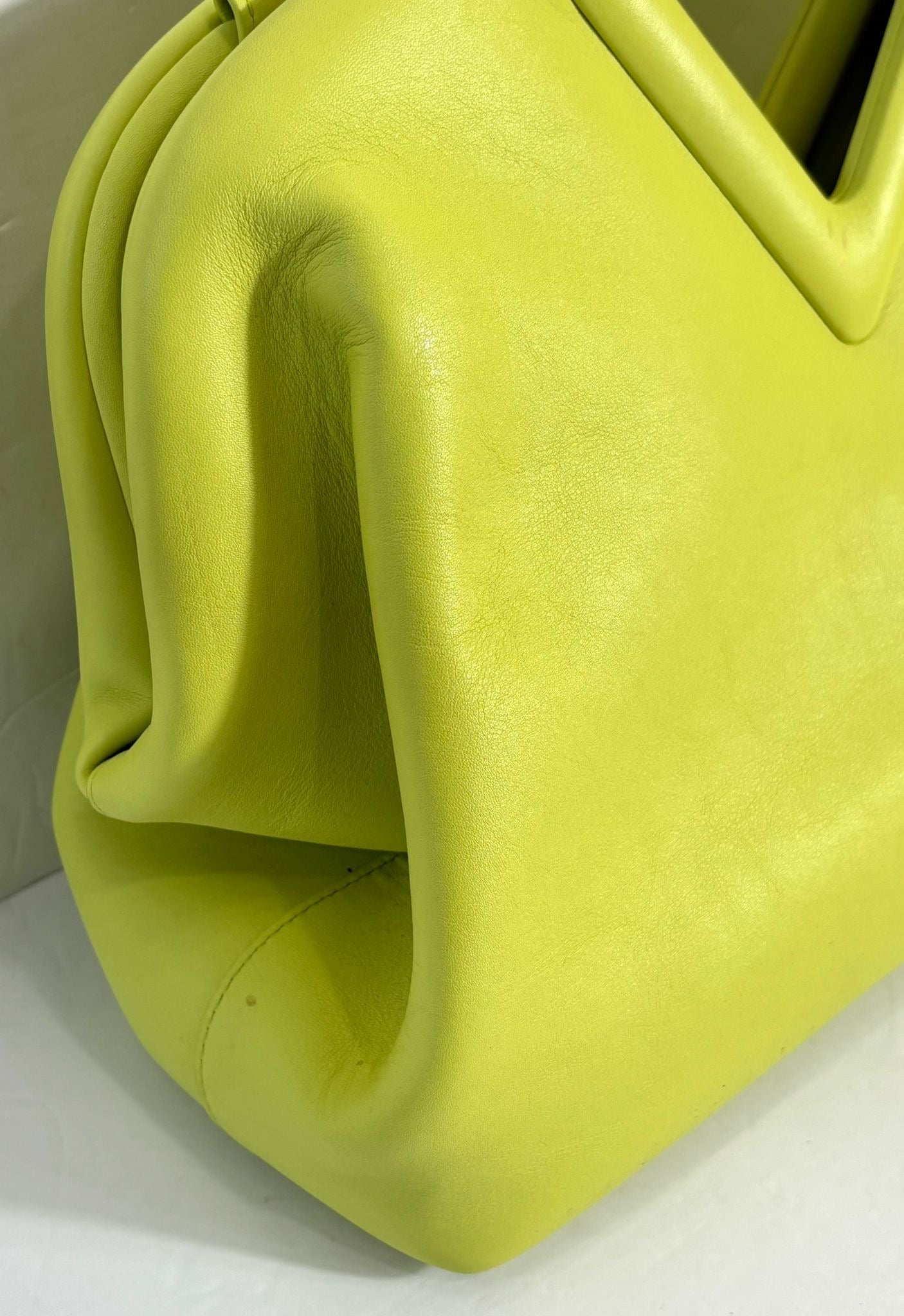 BOTTEGA VENETA CALFSKIN POINT TOP HADLE MEDIUM BAG