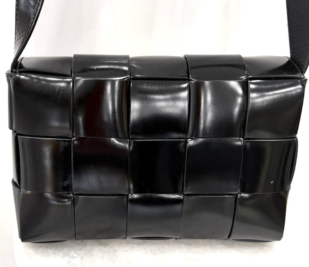 BOTTEGA VENETA INTRECCIATO CASSETTE PATENT LEATHER BAG