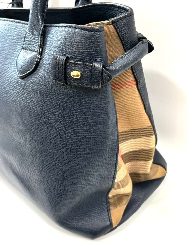 BURBERRY GRAINED CALFSKIN BANNER MEDIUM TOTE BAG