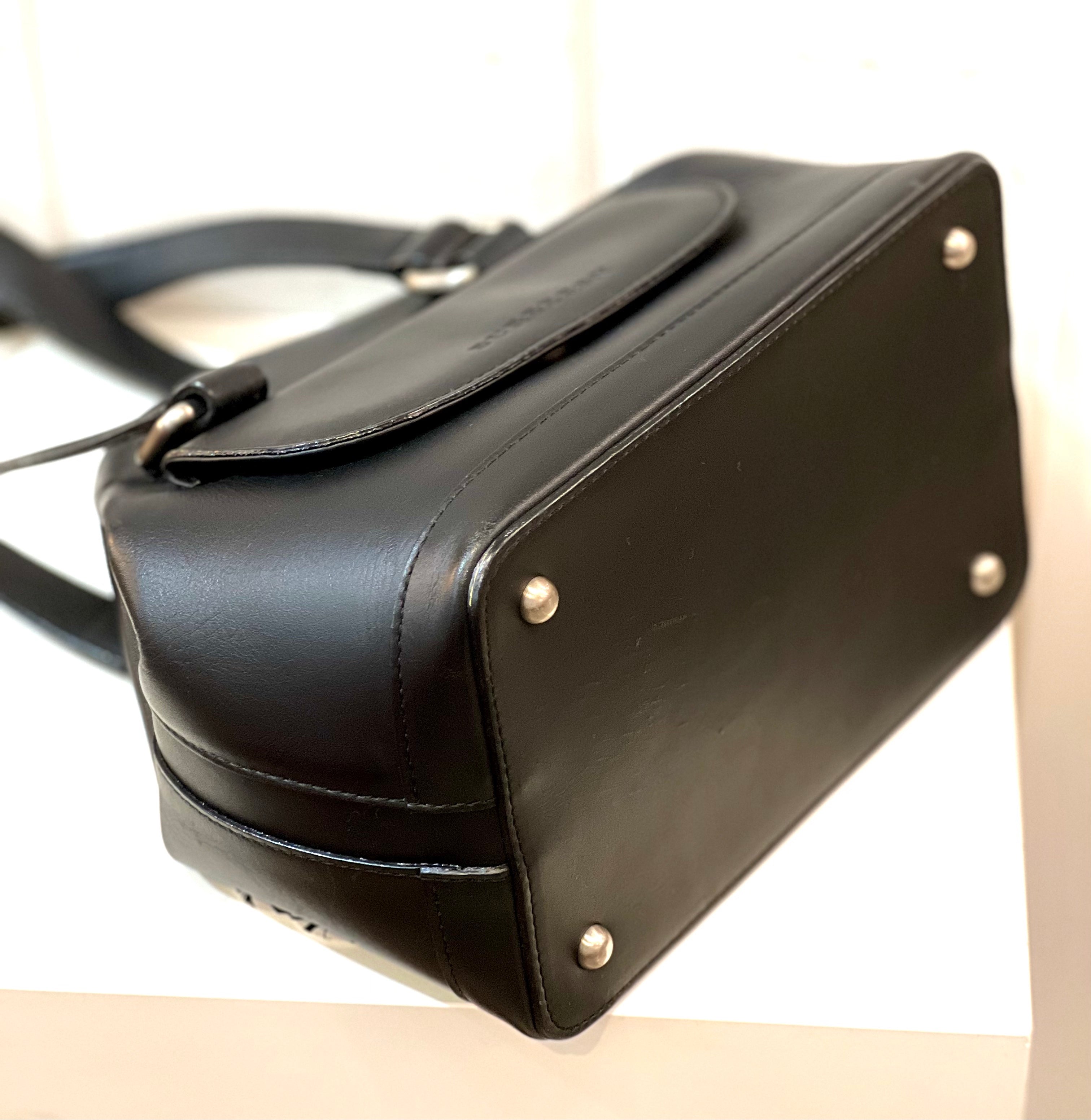 BURBERRY VINTAGE LEATHER SHOULDER BAG