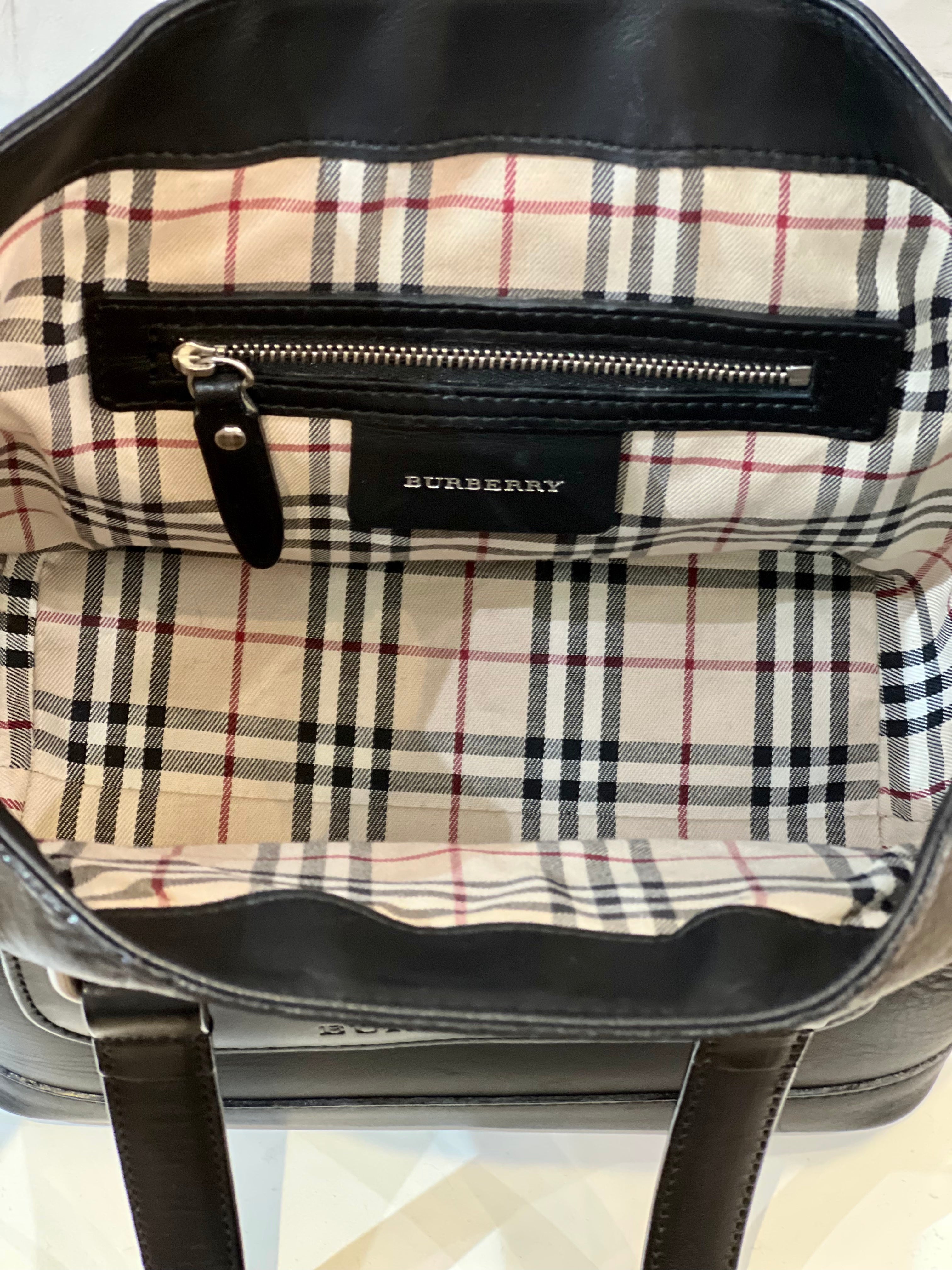 BURBERRY VINTAGE LEATHER SHOULDER BAG