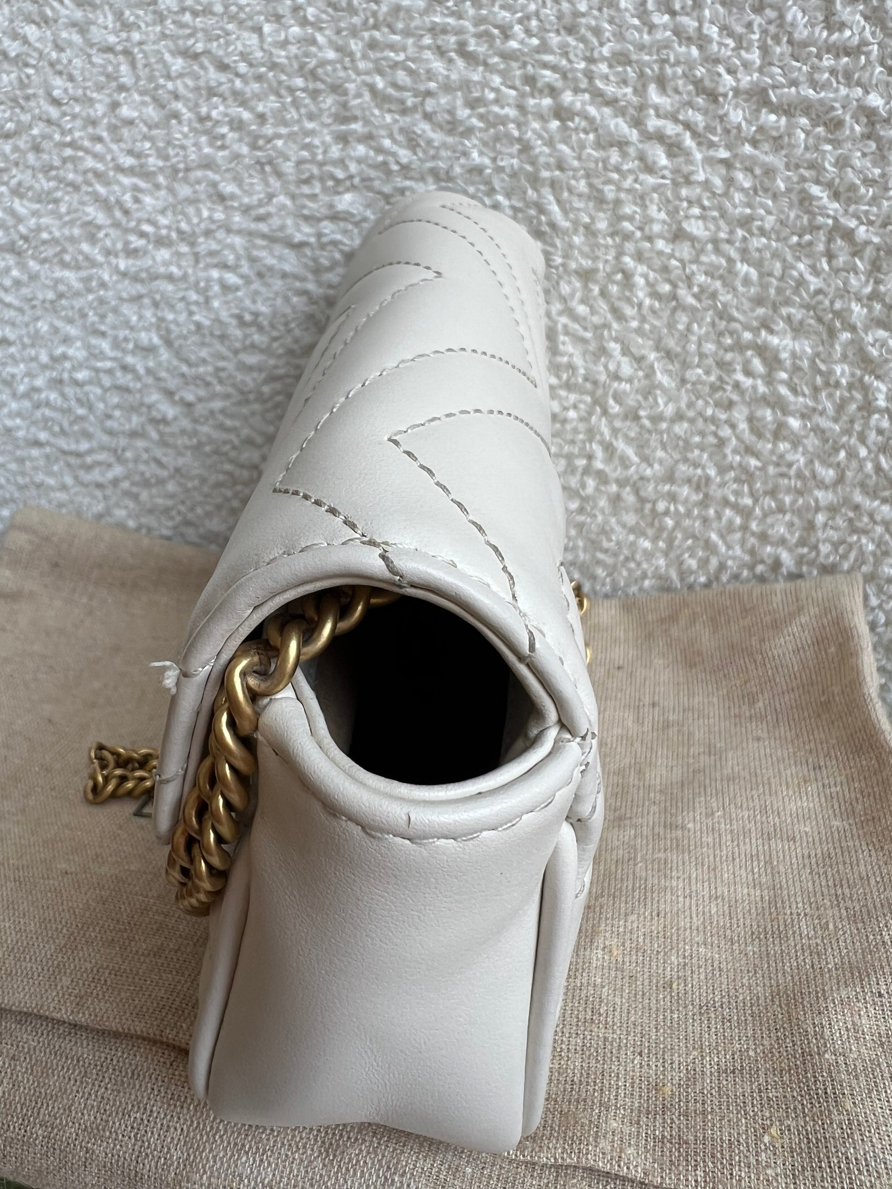 Gucci GG White Marmont Super Mini Shoulder Bag (RRP £985)