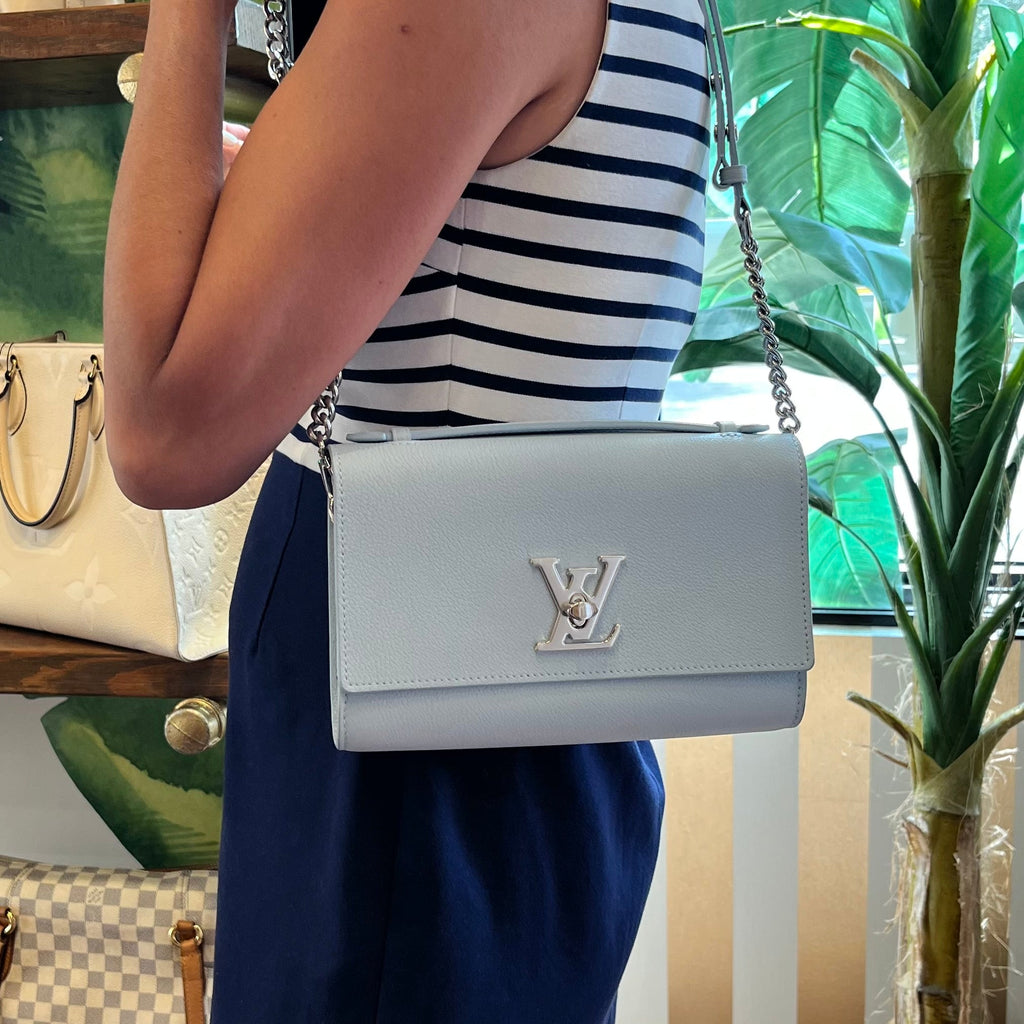 LOUIS VUITTON Lockme Clutch Light Blue Grained Calfskin Leather Shoulder Bag