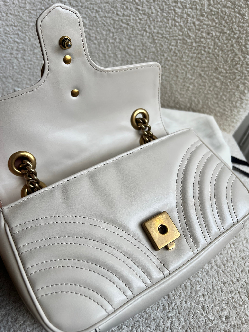 Gucci GG White Marmont Mini Shoulder Bag (RRP £1,890)