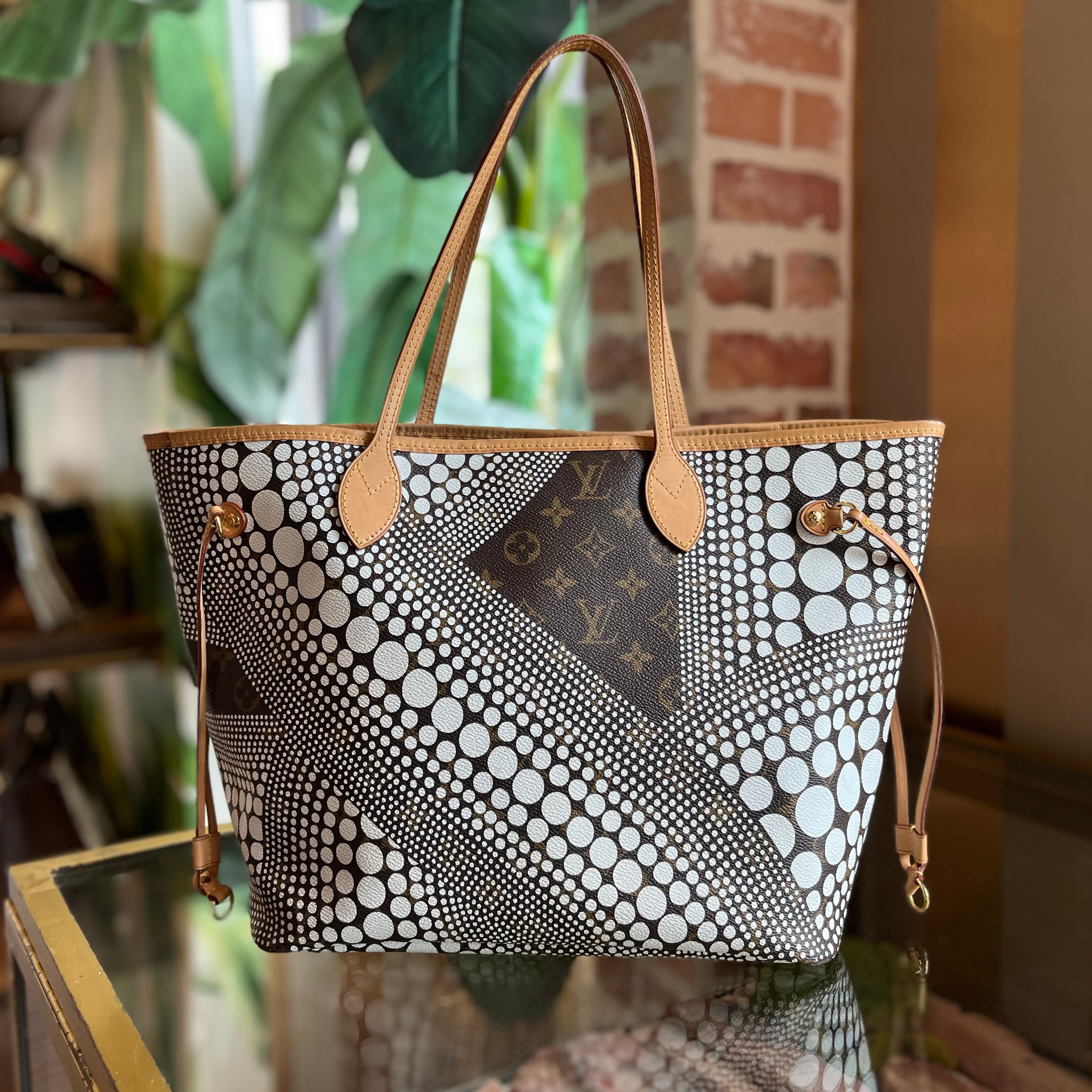 LOUIS VUITTON Neverfull MM Yayoi Kusama Infinity Dots Monogram Canvas Tote