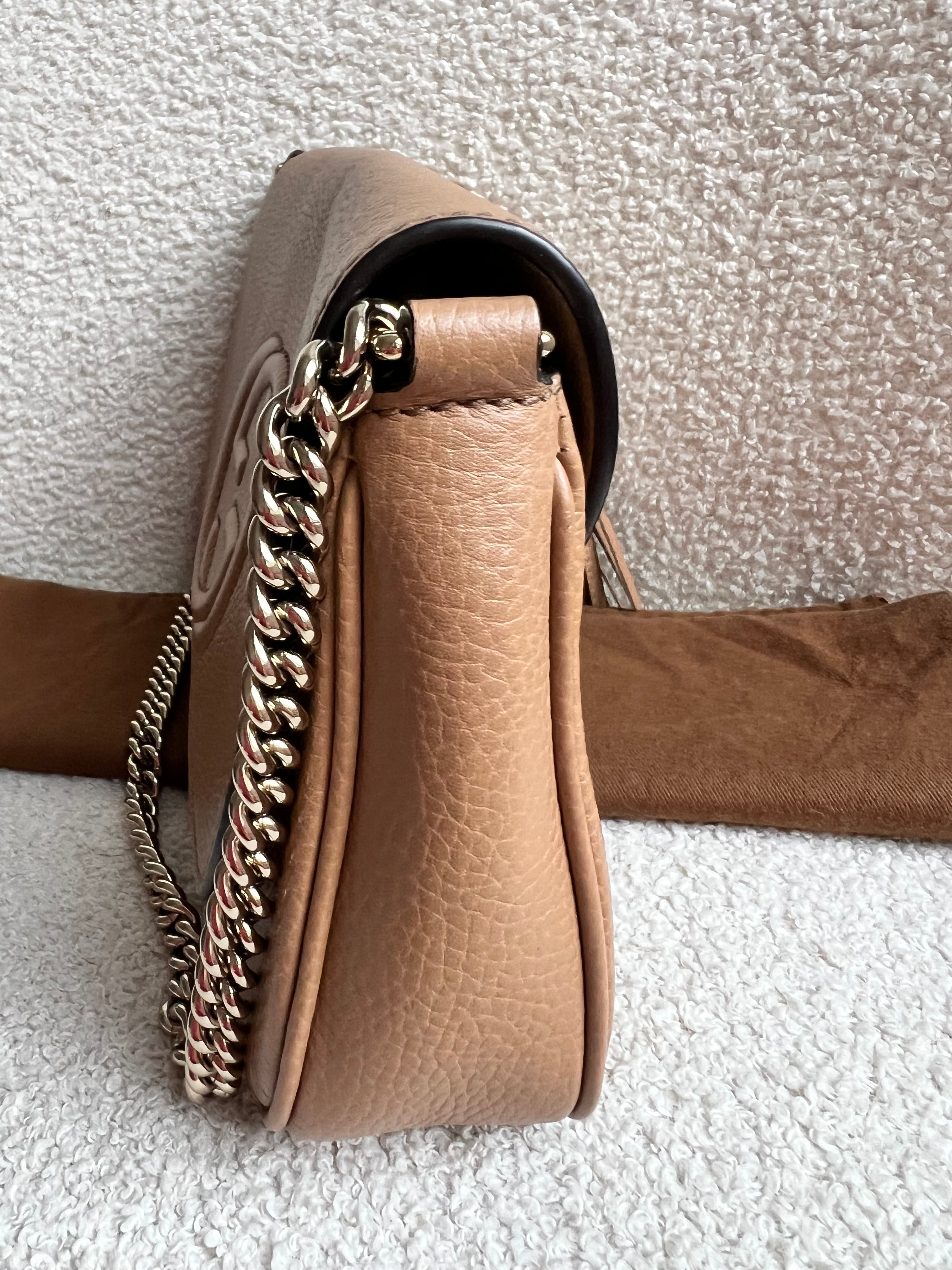Gucci Beige Soho Chain Crossbody Flap Bag