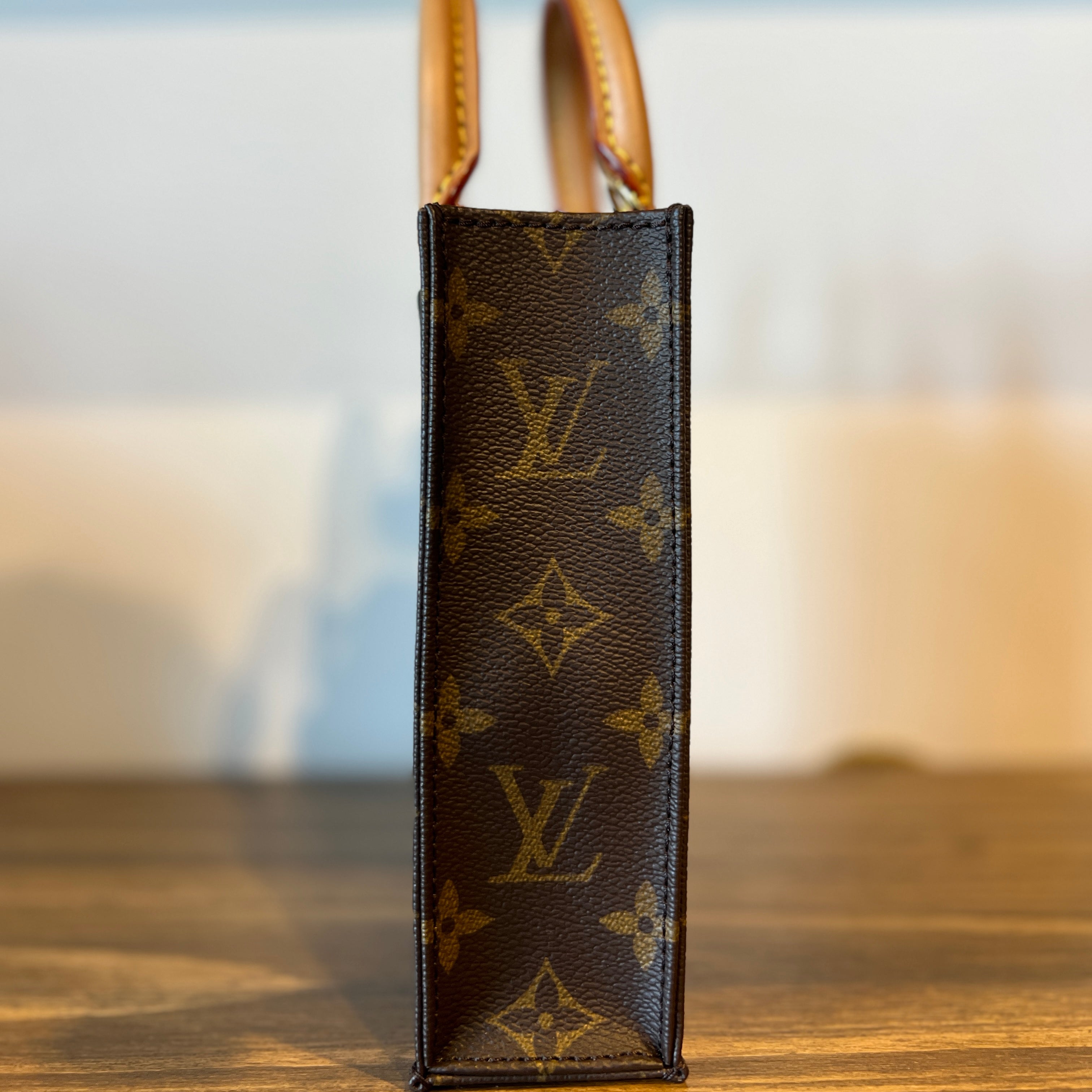 LOUIS VUITTON Monogram Petit Sac Plat