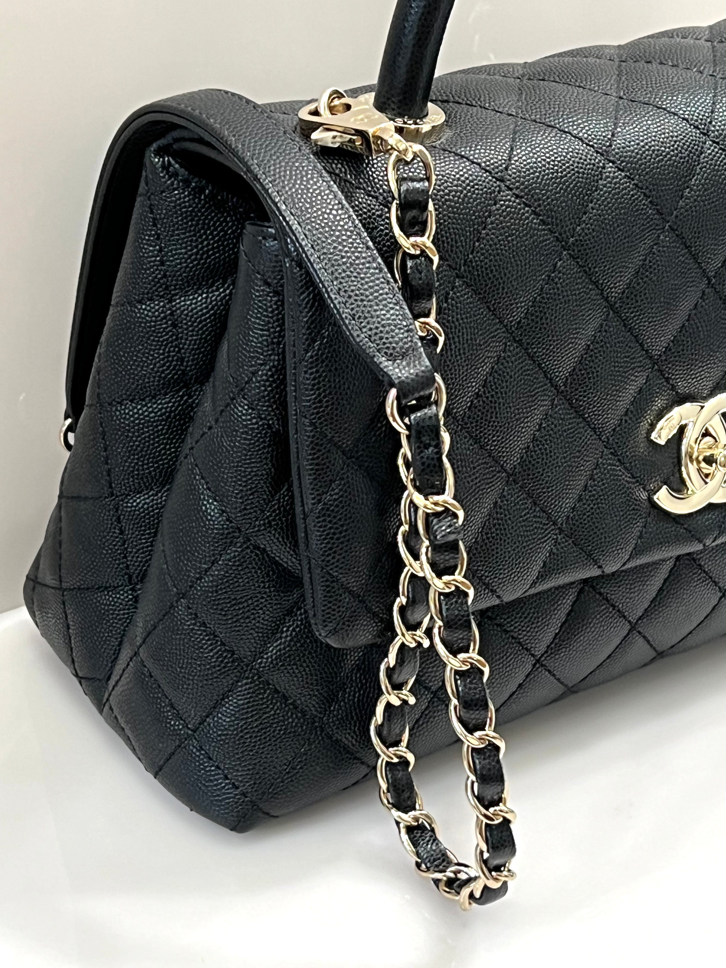 CHANEL CAVIAR QUILTED COCO HANDLE 21P MEDIUM SHOULDER BAG
