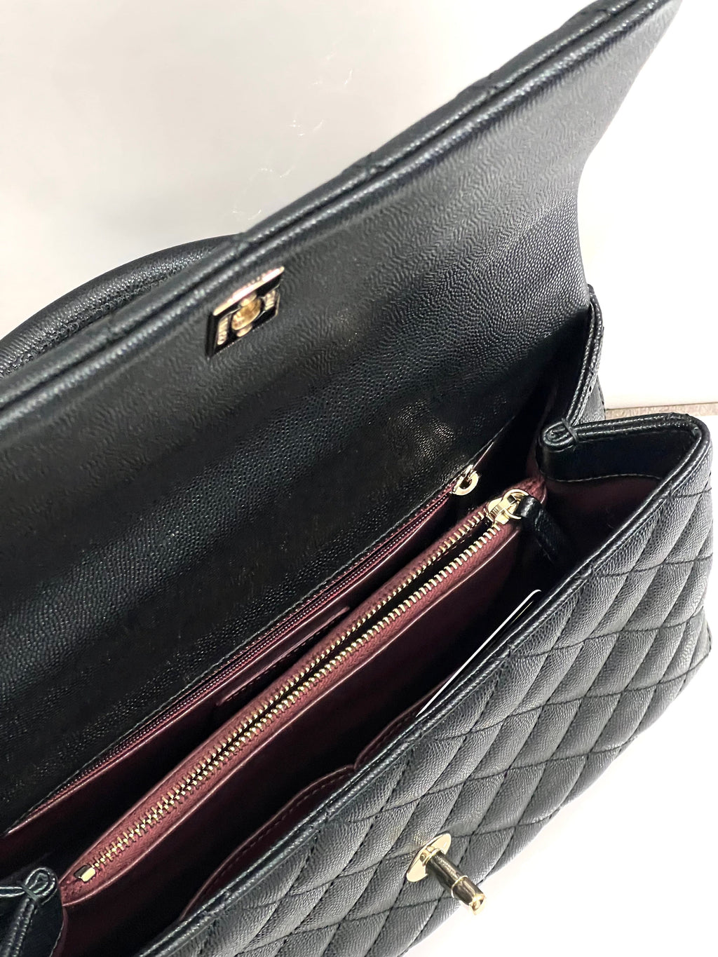 CHANEL CAVIAR QUILTED COCO HANDLE 21P MEDIUM SHOULDER BAG