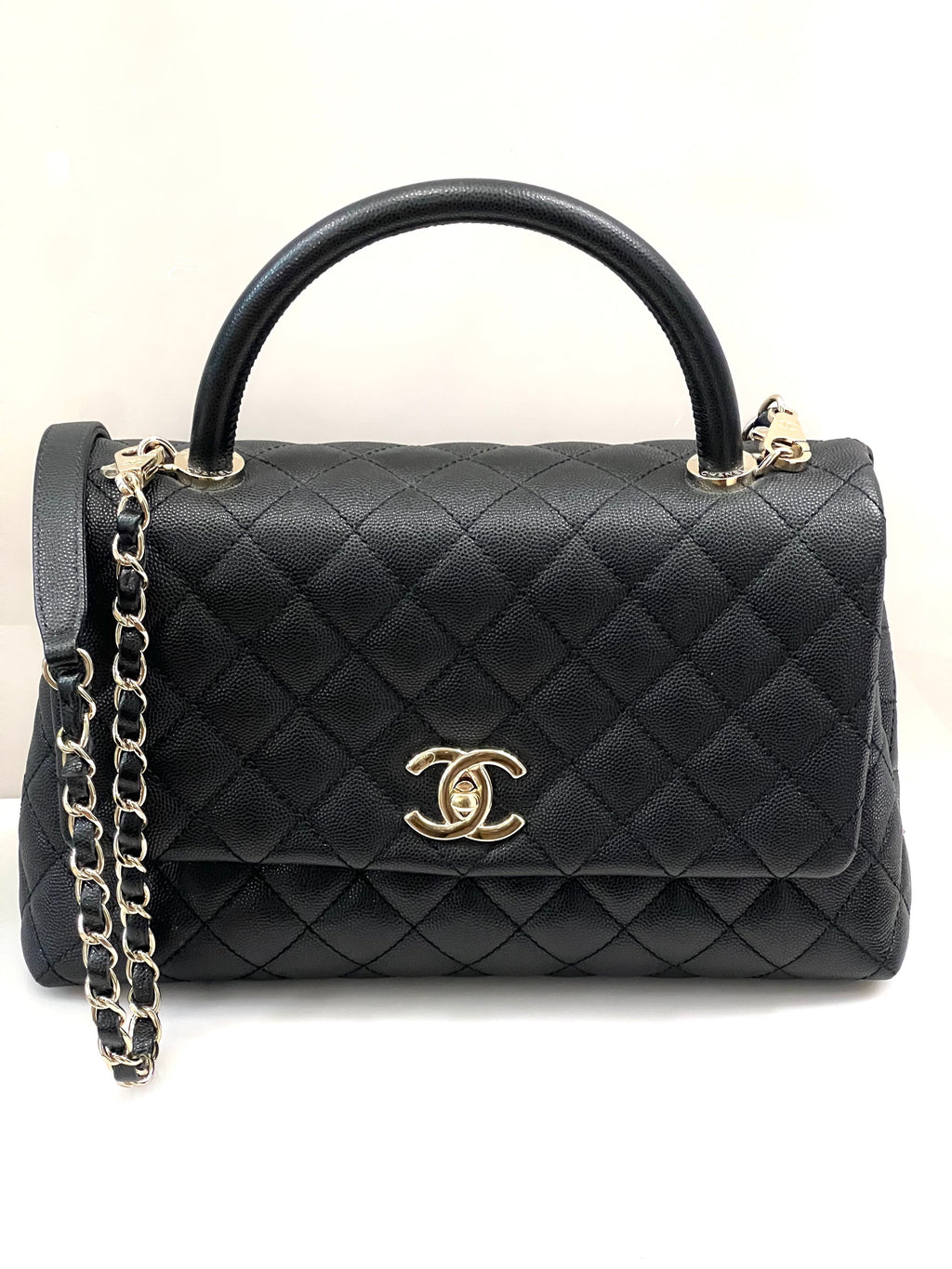 CHANEL CAVIAR QUILTED COCO HANDLE 21P MEDIUM SHOULDER BAG