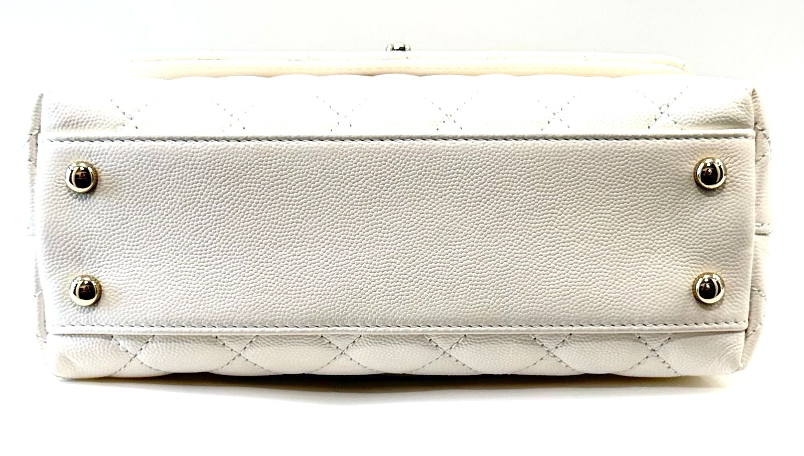 CHANEL CC CAVIAR QUILTED SMALL COCO HANDLE FLAP BAG IN WHITE