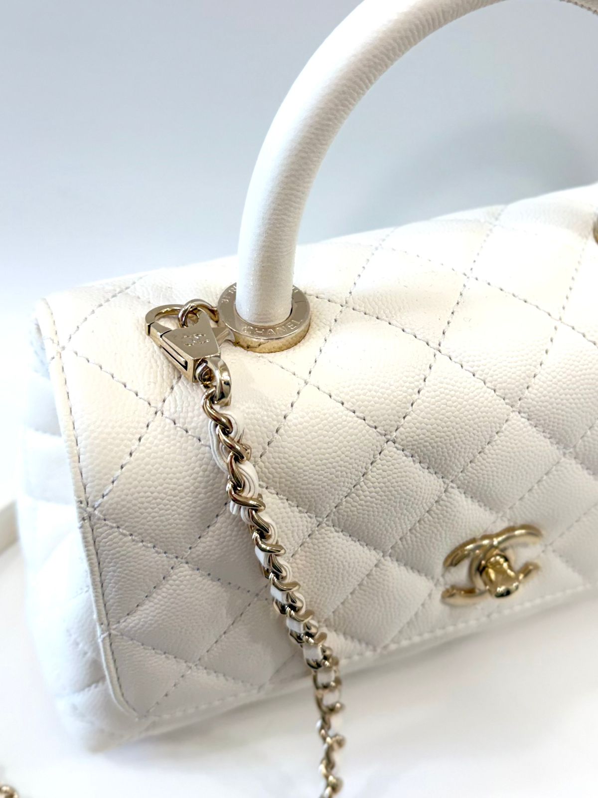 CHANEL CC CAVIAR QUILTED SMALL COCO HANDLE FLAP BAG IN WHITE