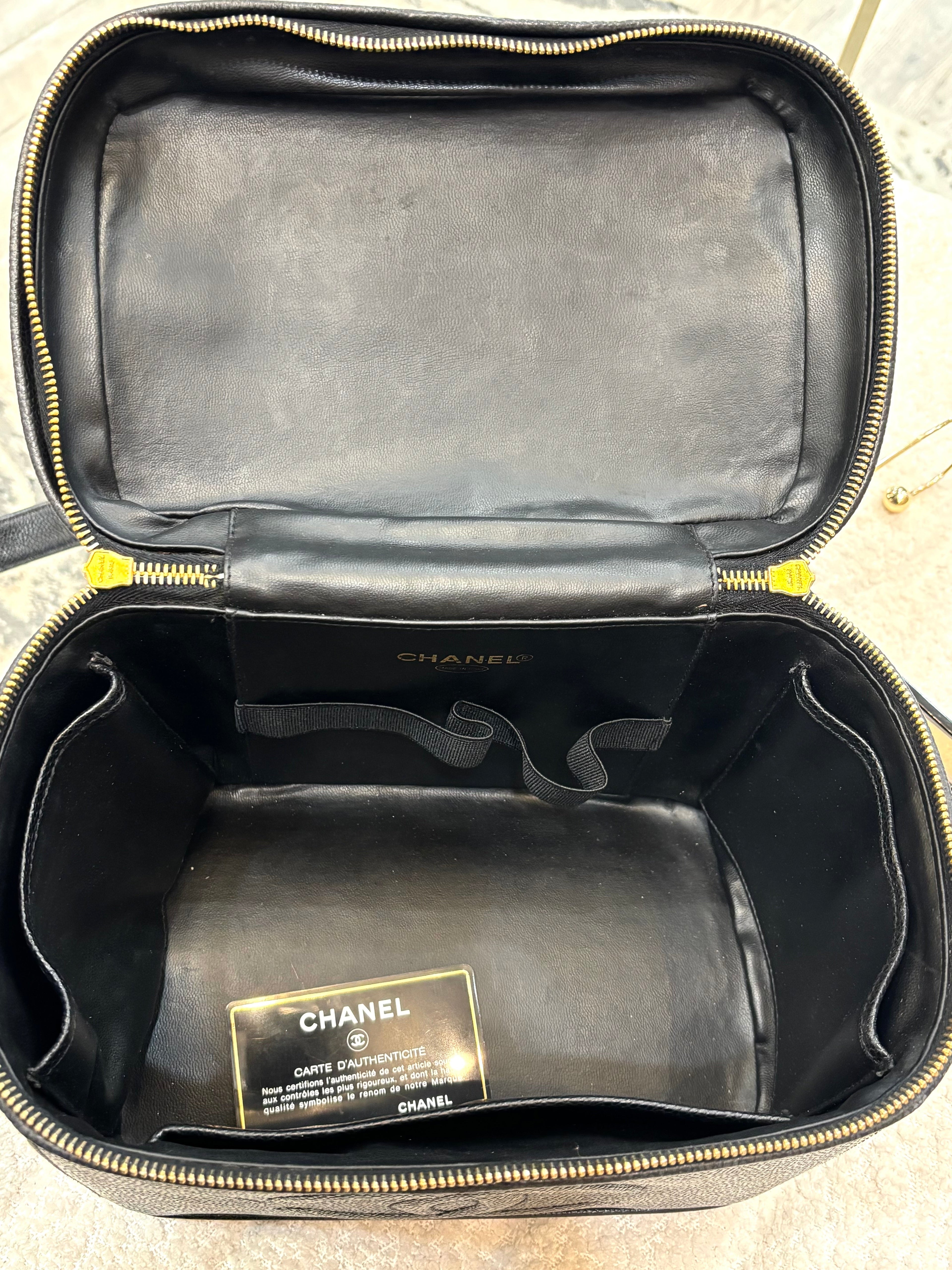 CHANEL CC CAVIAR LEATHER 2WAY VINTAGE VANITY BAG
