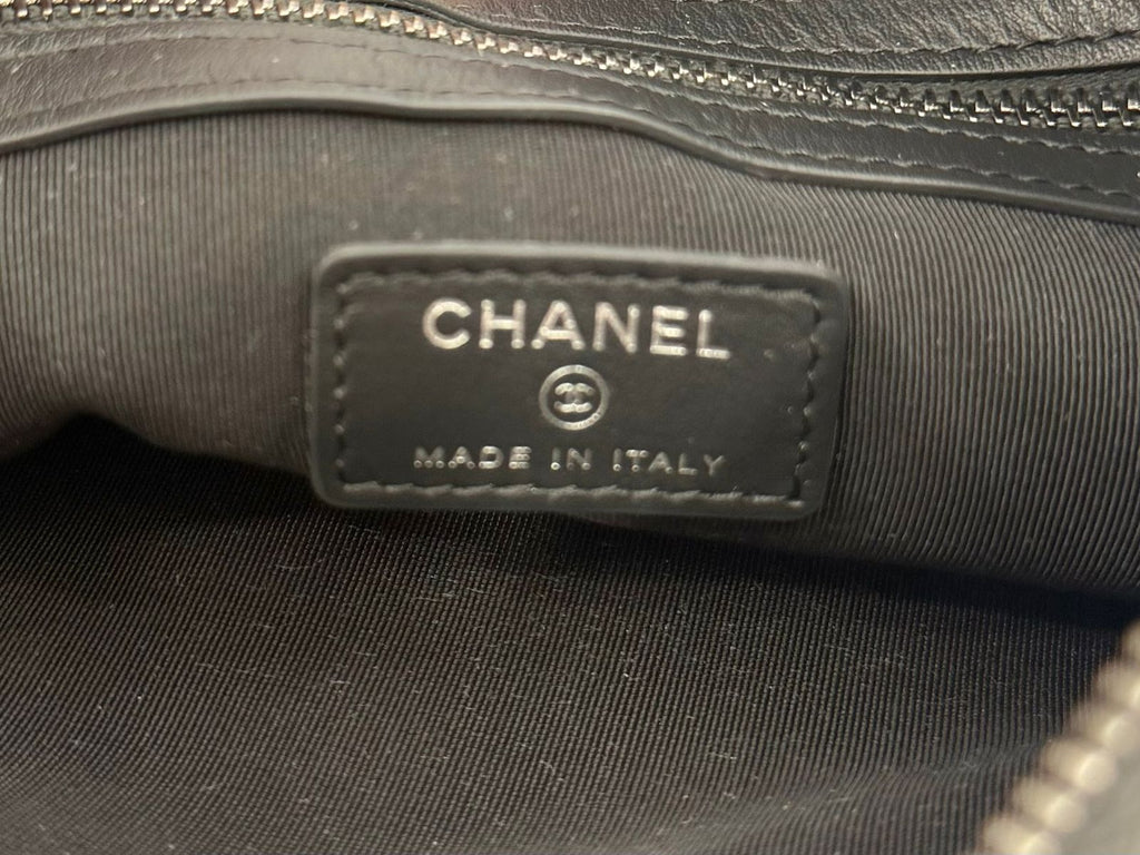 CHANEL CAVIAR QUILTED LEATHER BOY O-CASE CLUTCH BAG