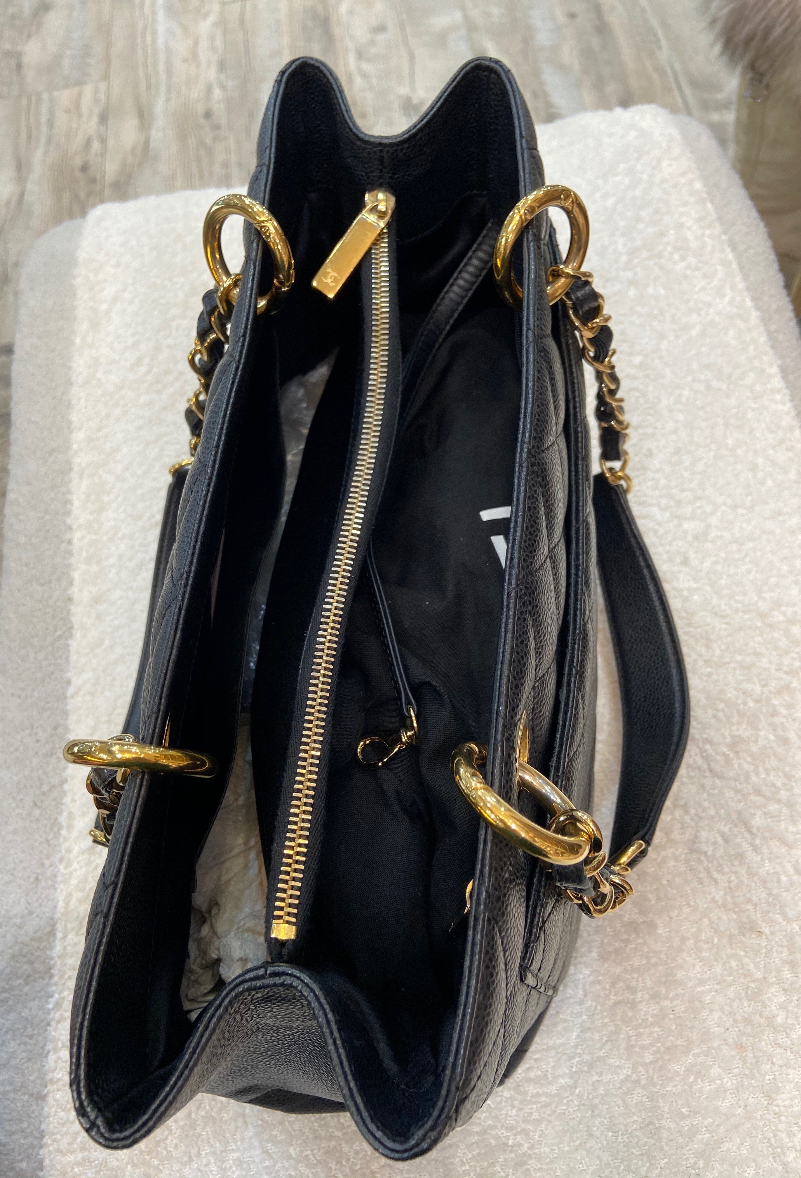 CHANEL CAVIAR QUILTED GRAND SHOPPING TOTE BAG