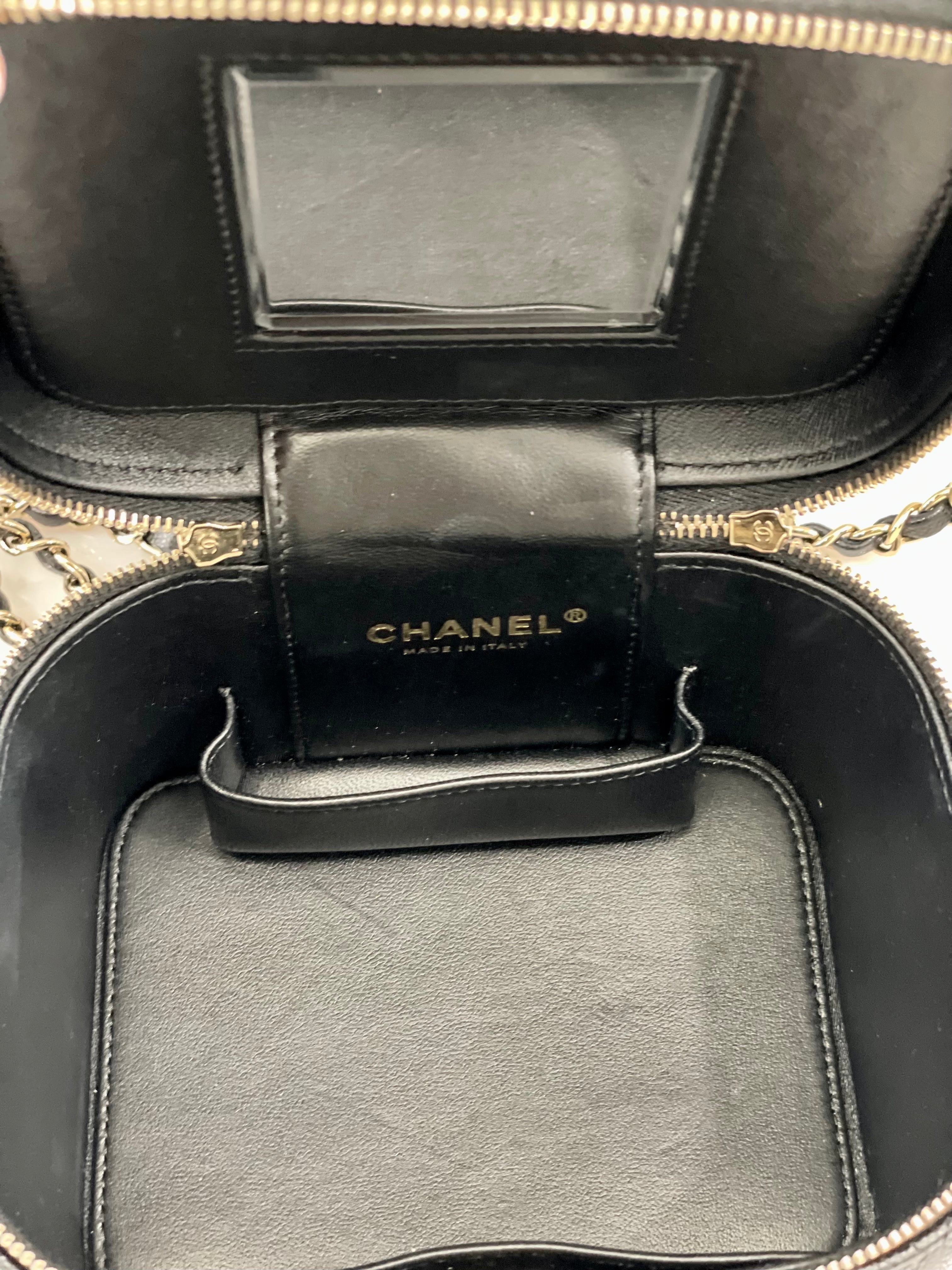 CHANEL CC CAVIAR QUILTED MINI VANITY SHOULDER BAG