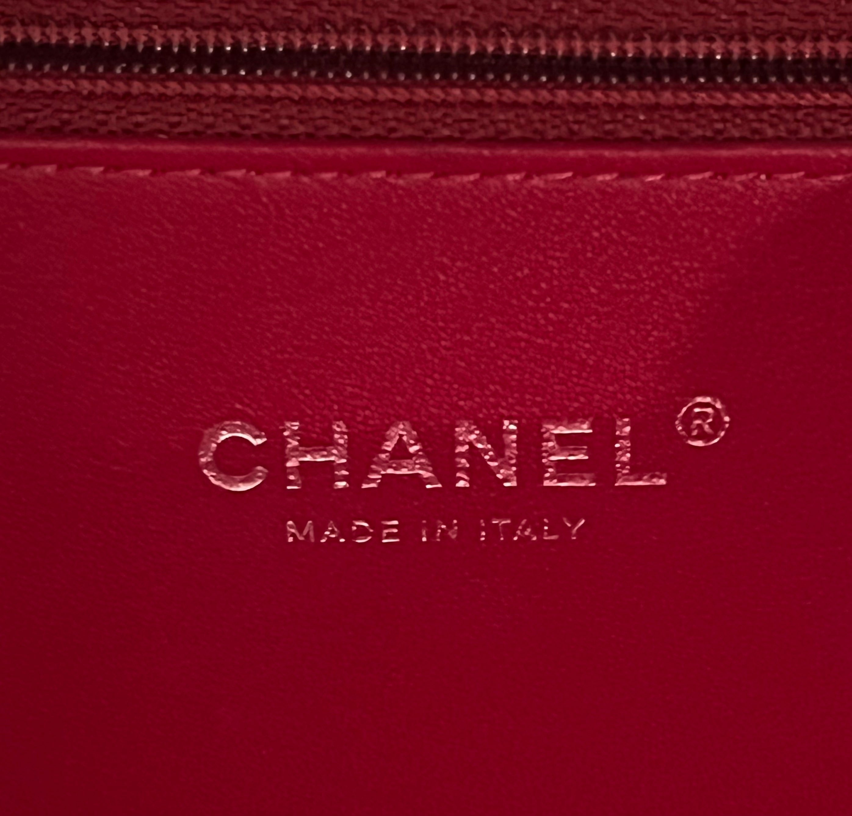 CHANEL CAVIAR QUILTED MEDIUM CC FILIGREE VANITY CASE