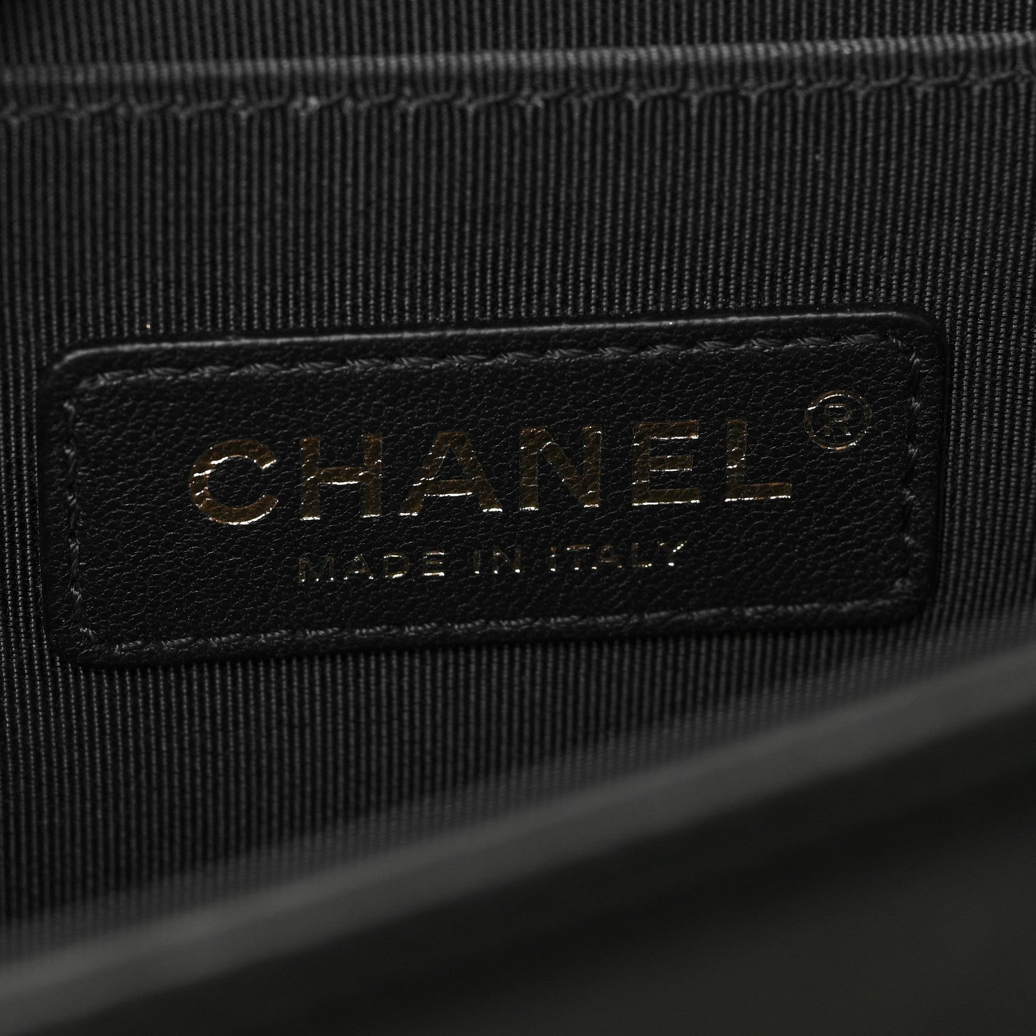 CHANEL CHEVRON QUILTED CALFSKIN NEW MEDIUM BOY FLAP BAG