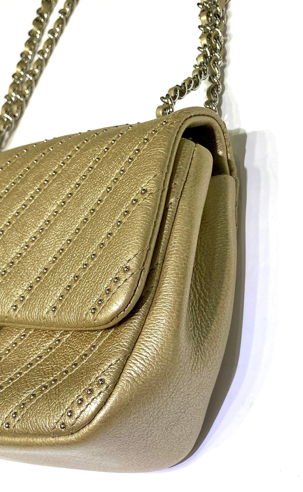 CHANEL CHEVRON QUILTED CALFSKIN STUDDED FLAP SMALL SHOULDER BAG