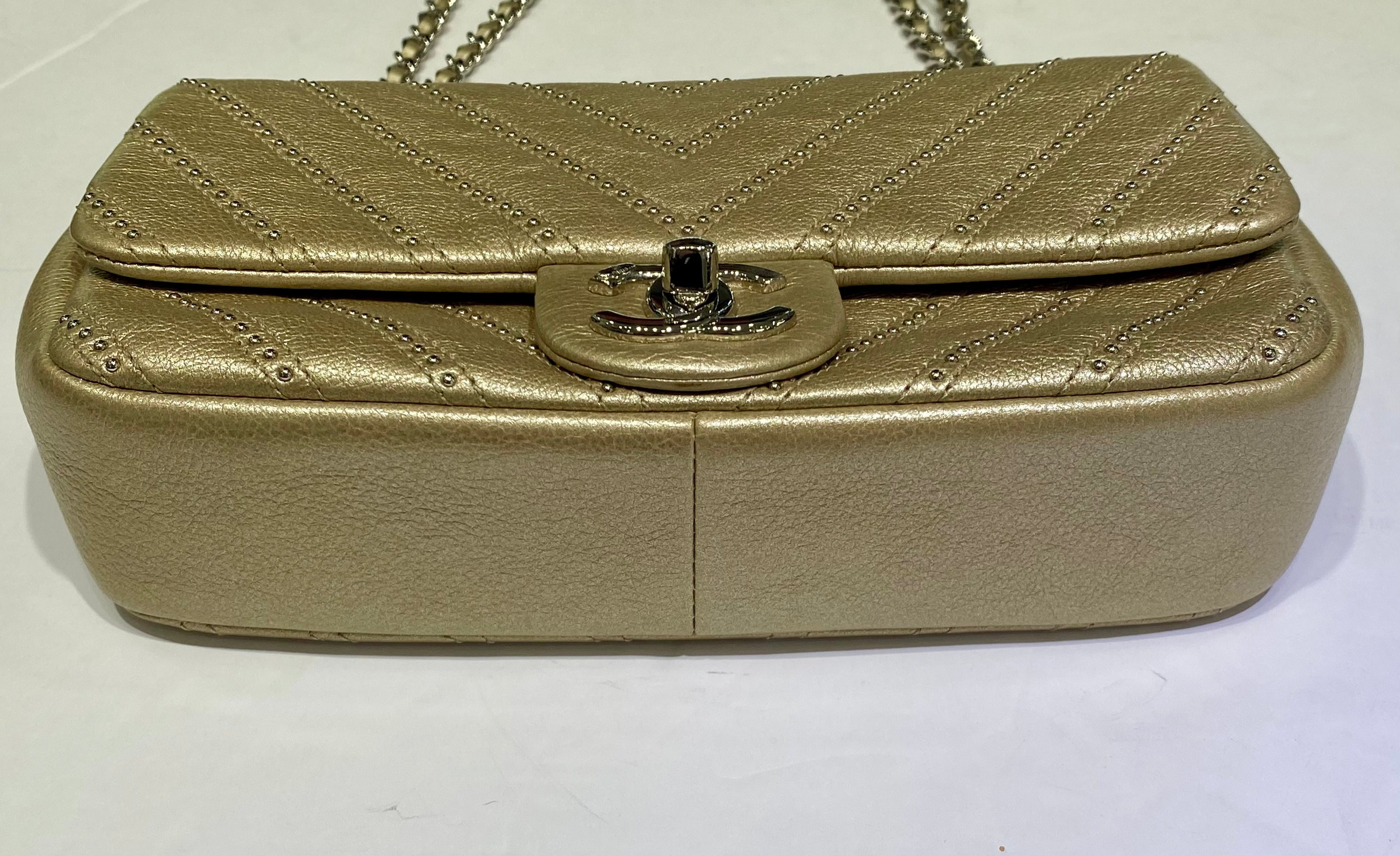 CHANEL CHEVRON QUILTED CALFSKIN STUDDED FLAP SMALL SHOULDER BAG