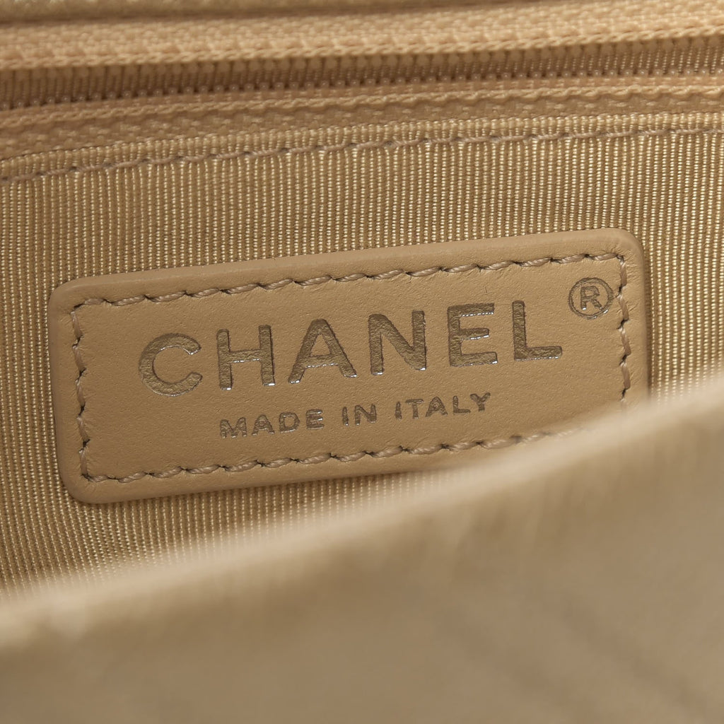 CHANEL CHEVRON QUILTED CALFSKIN STUDDED FLAP SMALL SHOULDER BAG
