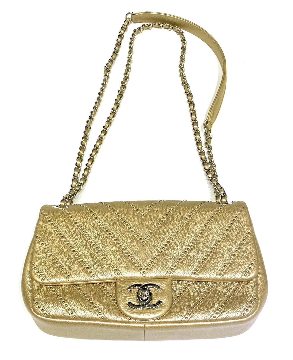 CHANEL CHEVRON QUILTED CALFSKIN STUDDED FLAP SMALL SHOULDER BAG