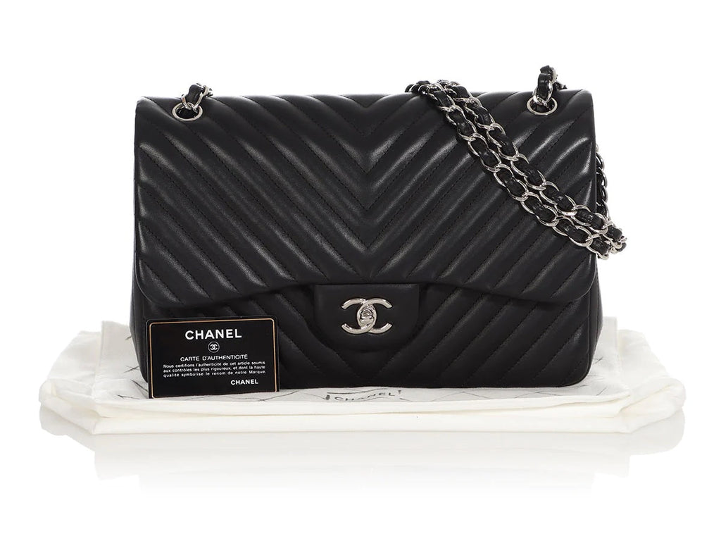 CHANEL CLASSIC CHEVRON-QUILTED LAMBSKIN DOUBLE FLAP JUMBO BAG