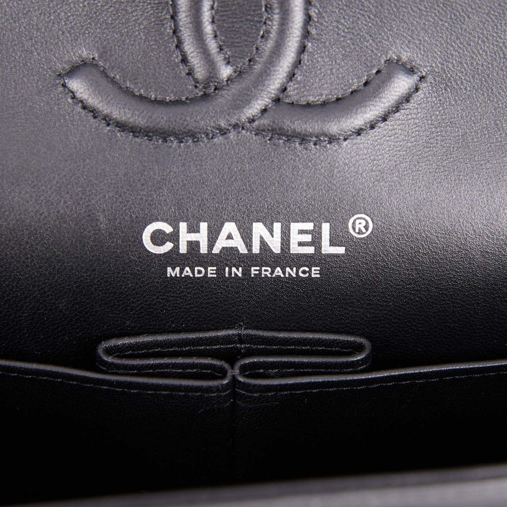 CHANEL CLASSIC CHEVRON-QUILTED LAMBSKIN DOUBLE FLAP JUMBO BAG