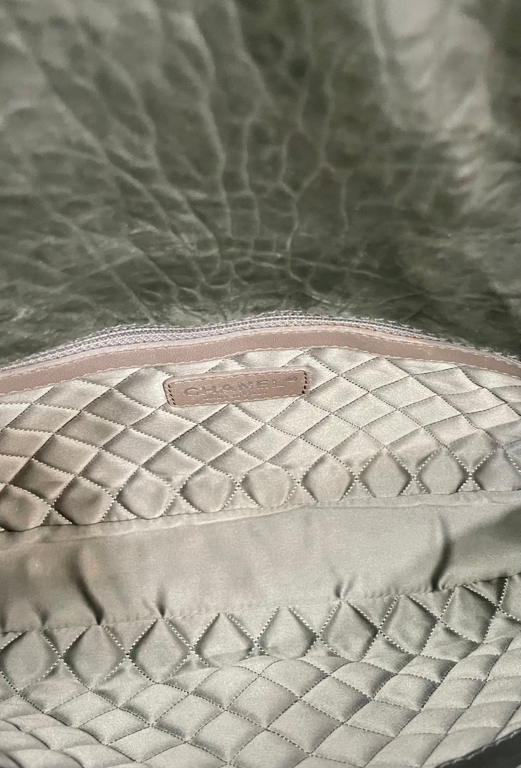 CHANEL VINTAGE CAVIAR CRUMPLED LEATHER MED CC CRAVE FLAP BAG