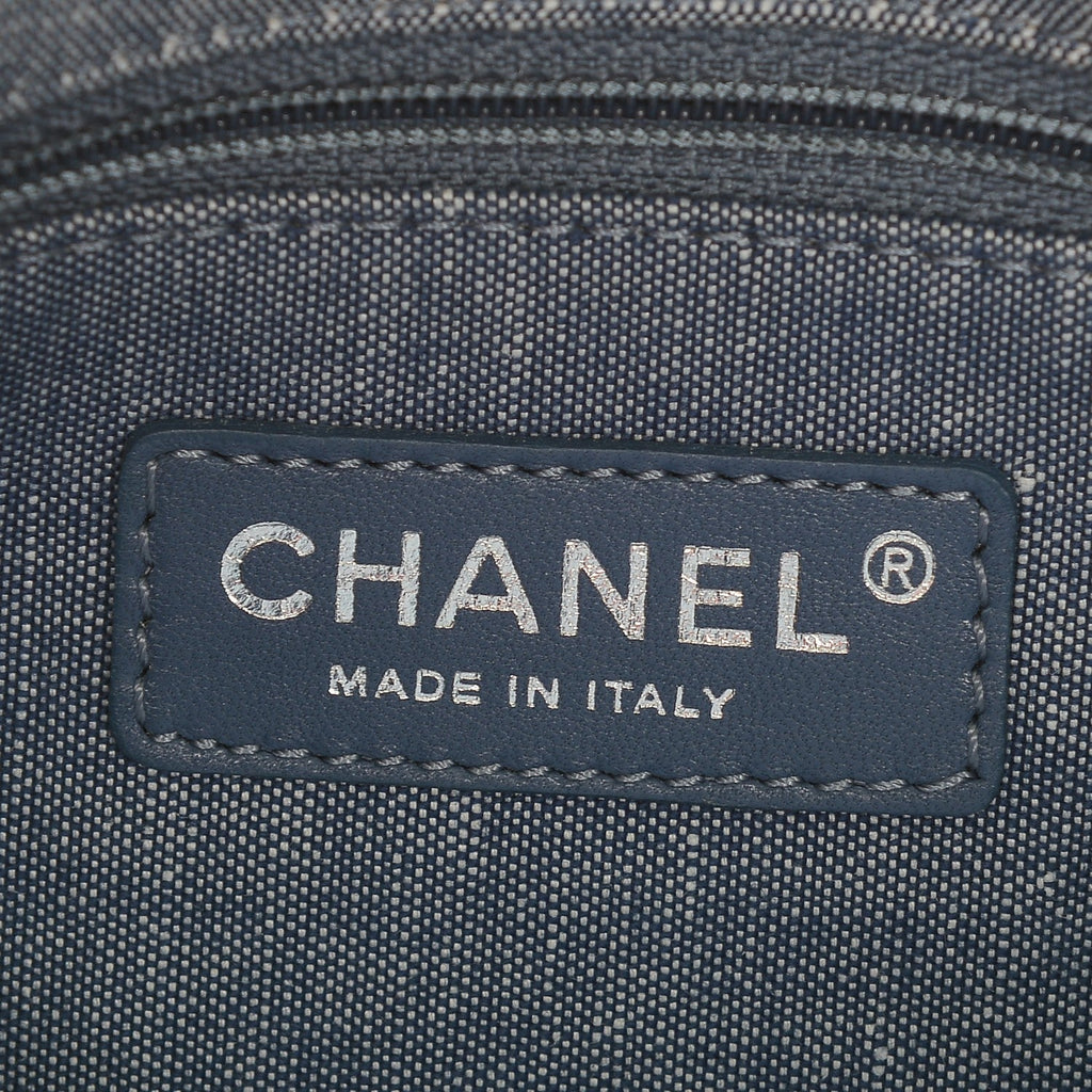 CHANEL DENIM MEDALLION MEDIUM FLAP BAG
