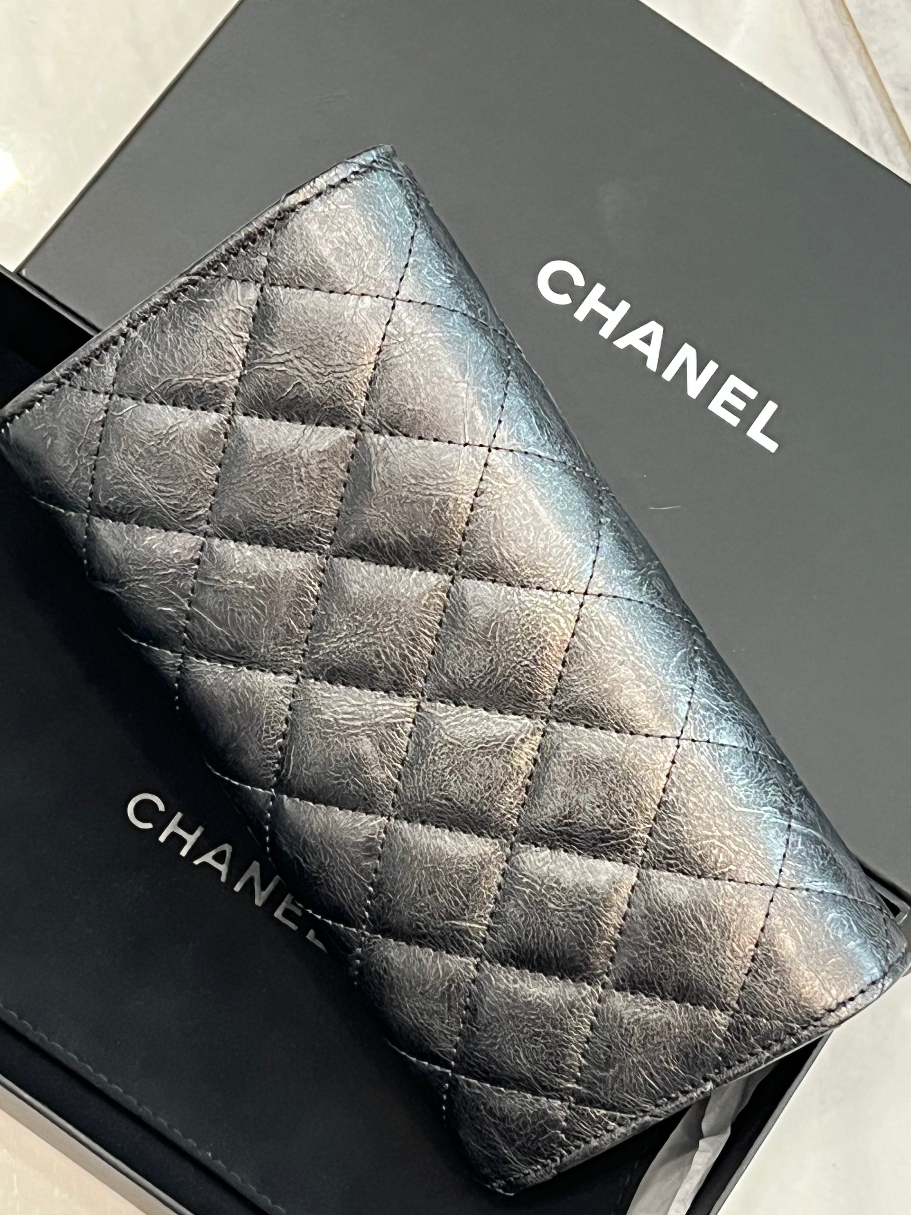 CHANEL METALLIC AGED CALFSKIN LEATHER QUILTED 2.55 REISSUE WALLET