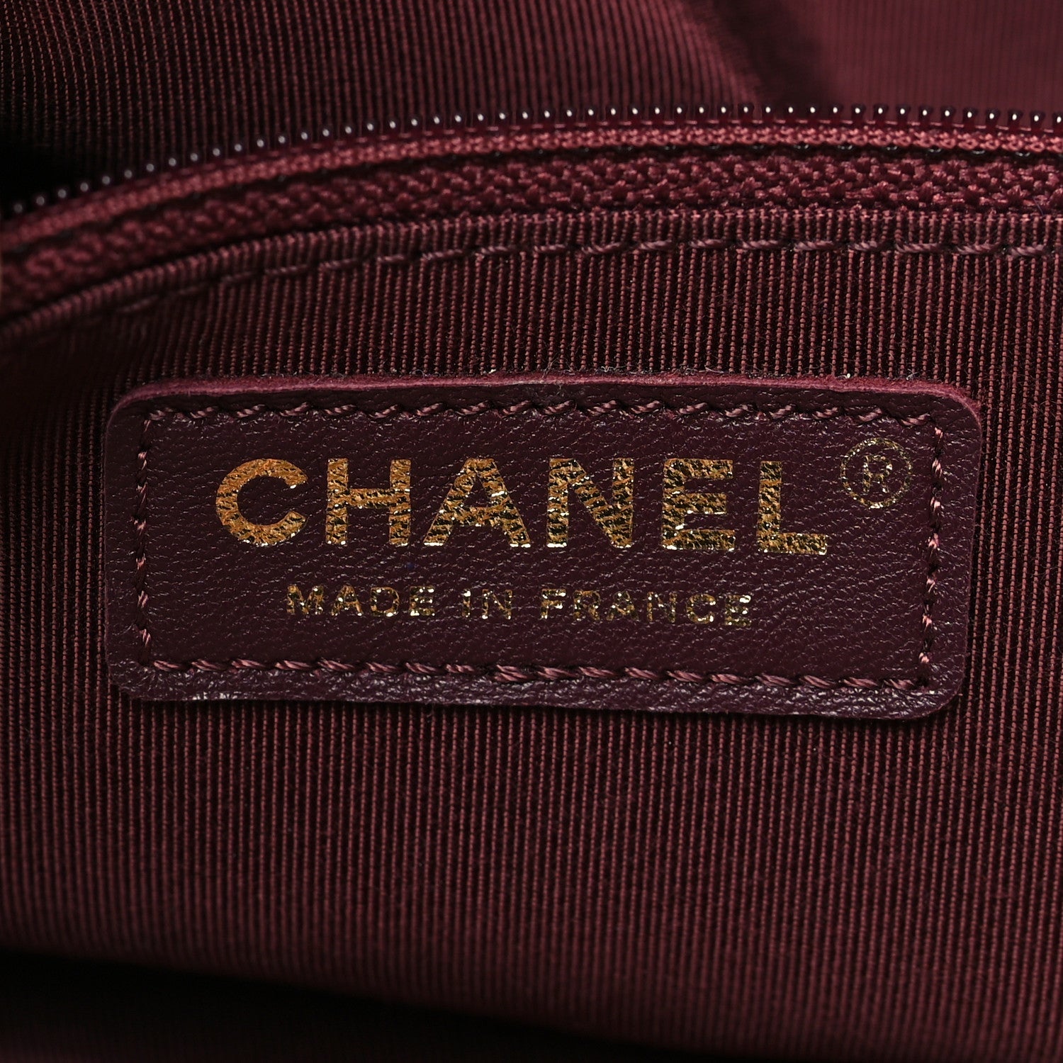 CHANEL PARIS ROME ON MY SHOULDER QUILTED CALFSKIN BUCKET BAG