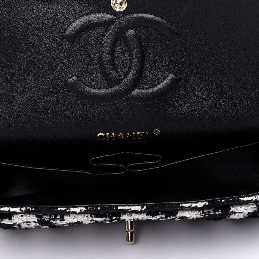 CHANEL QUILTED TWEED MEDIUM DOUBLE FLAP BAG