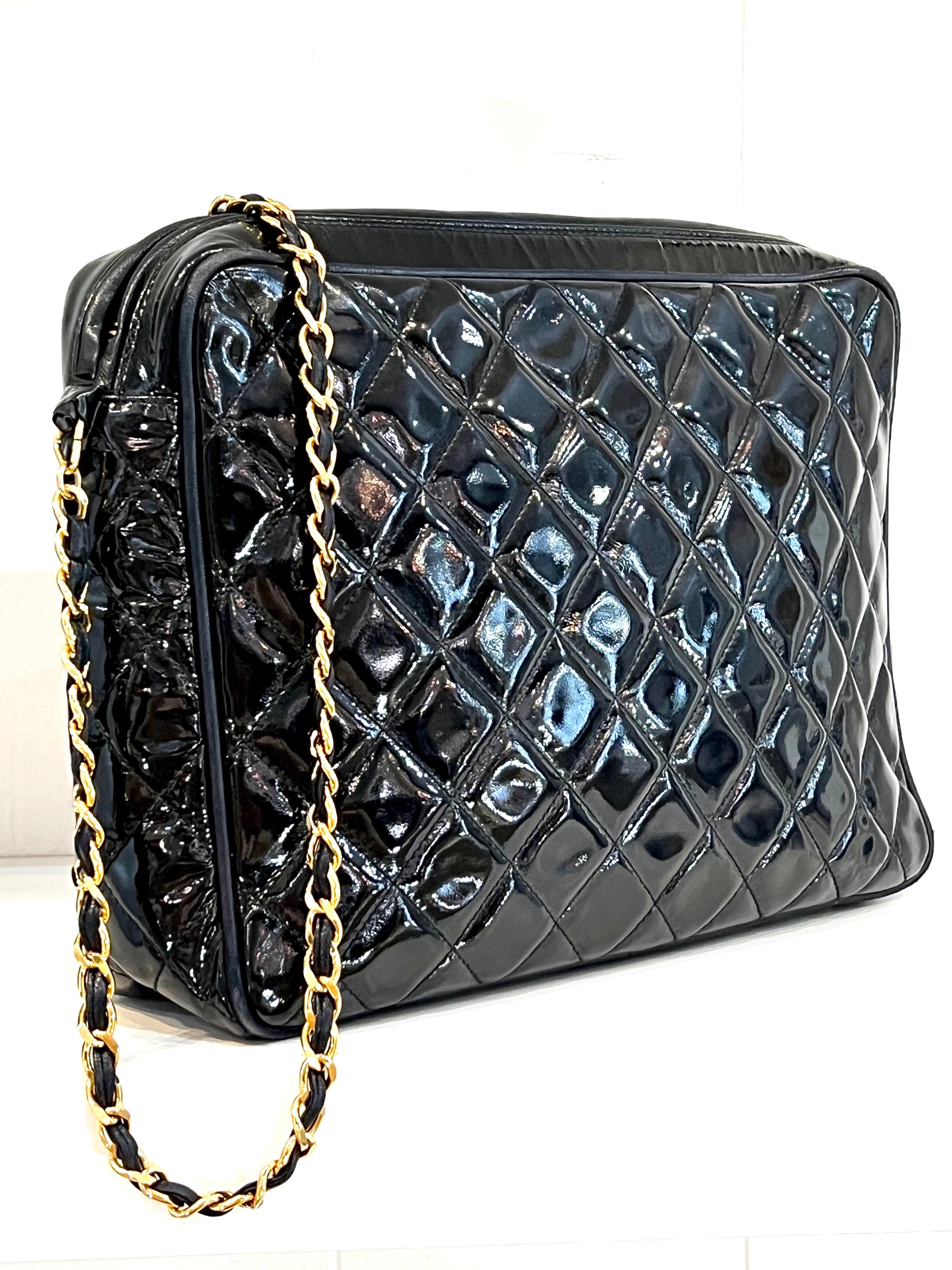 CHANEL VINTAGE QUILTED PATENT CAMERA TASSEL MEDIUM BAG