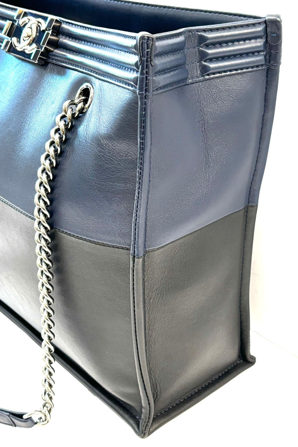 CHANEL 21 LAMBSKIN LEATHER BOY TOTE CHAIN BAG