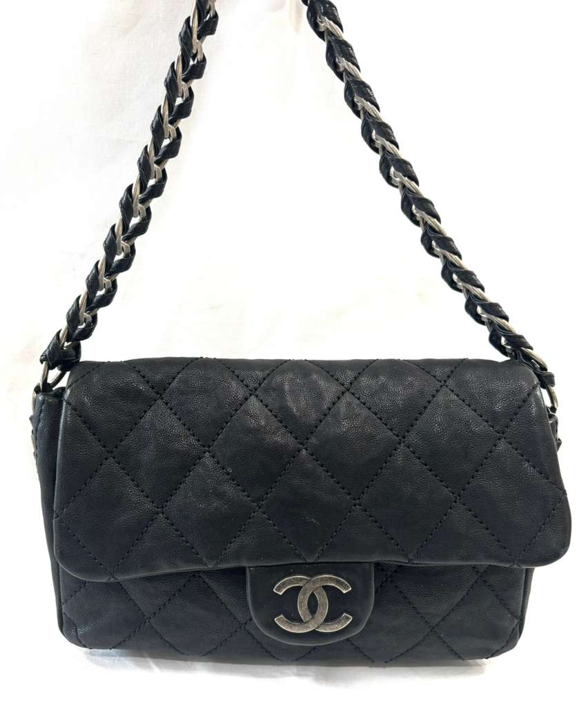 CHANEL GLAZED CAVIAR QUILTED MODERN CHAIN BAG