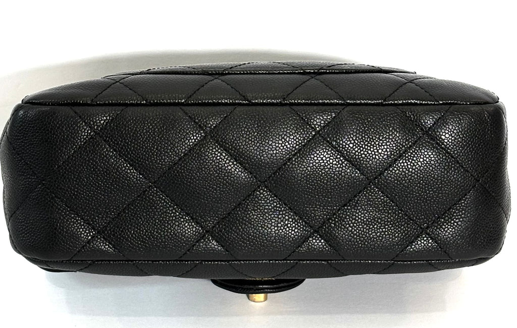 CHANEL CAVIAR QUILTED SWEETHEART MINI FLAP BAG