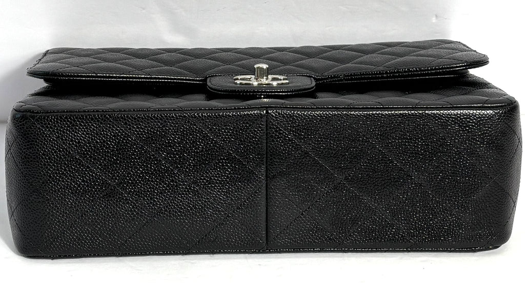 CHANEL CLASSIC CAVIAR QUILTED JUMBO DOUBLE FLAP BAG