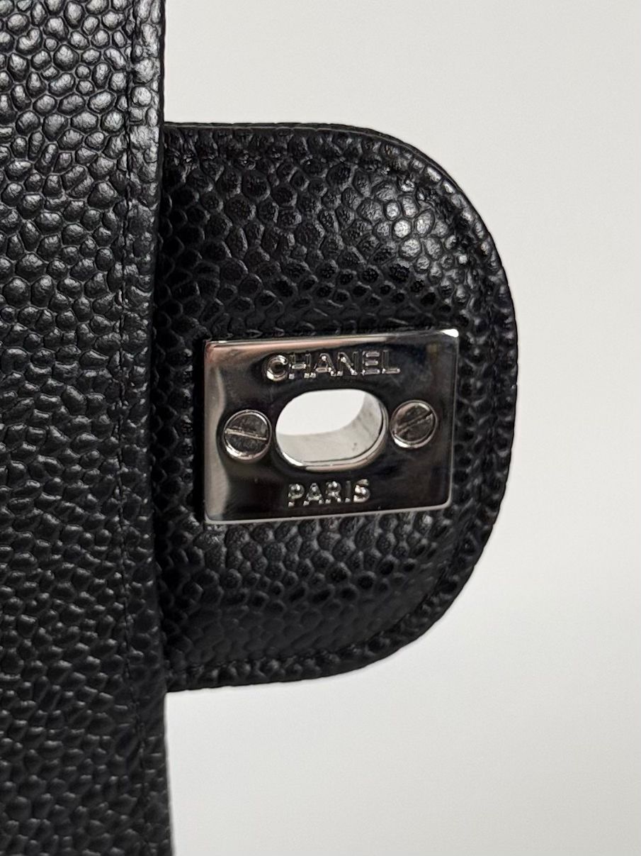CHANEL CLASSIC  CAVIAR QUILTED DOUBLE FLAP MEDIUM BAG