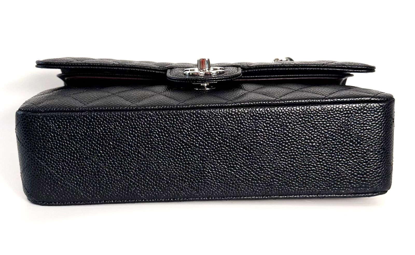 CHANEL CLASSIC  CAVIAR QUILTED DOUBLE FLAP MEDIUM BAG