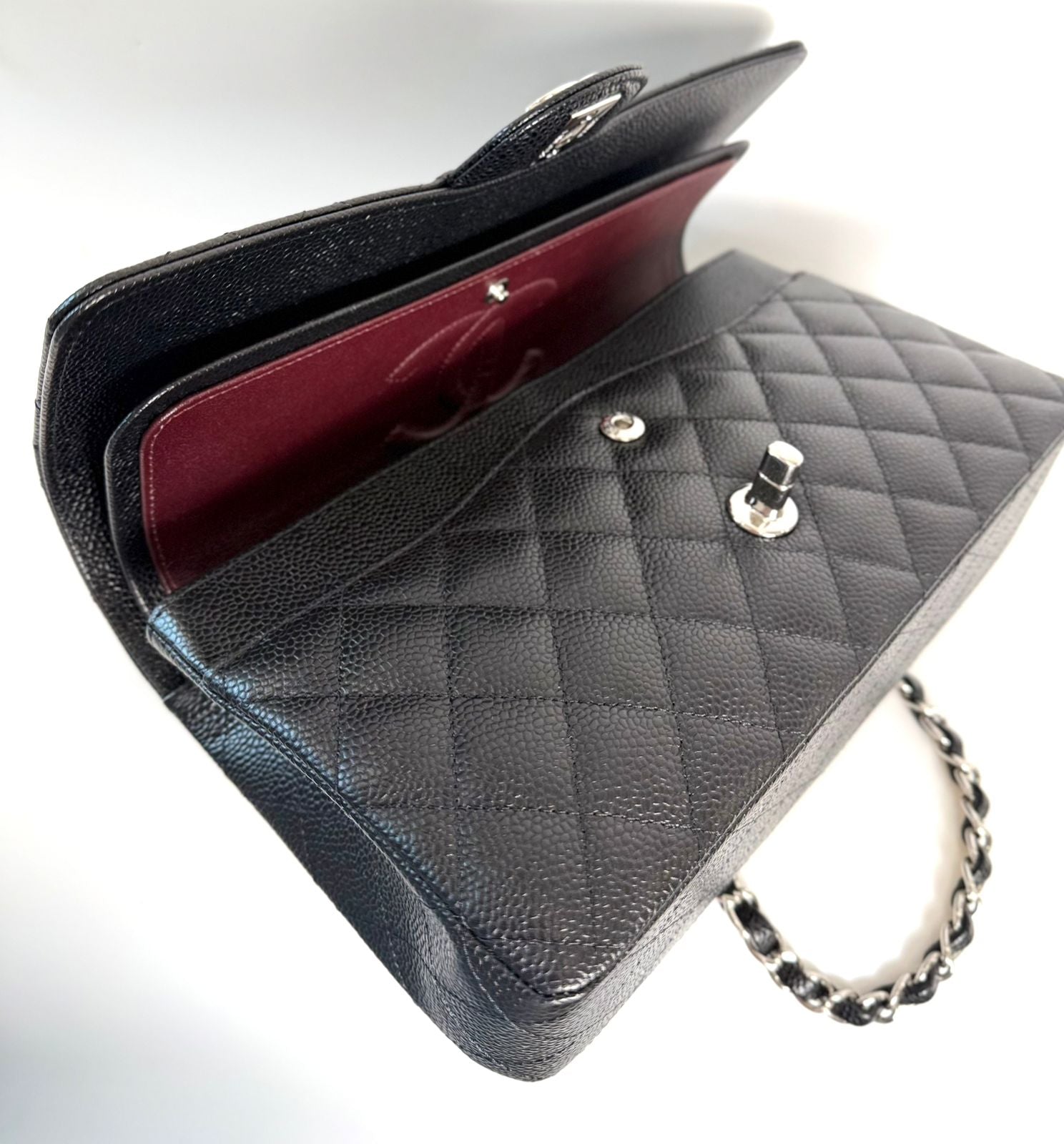 CHANEL CLASSIC  CAVIAR QUILTED DOUBLE FLAP MEDIUM BAG