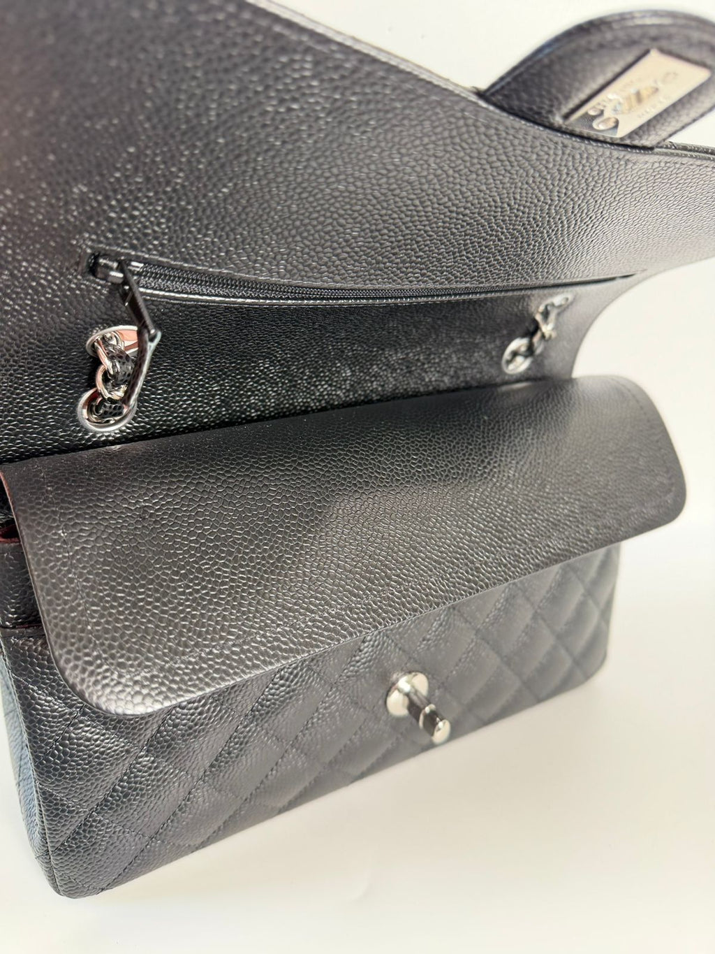 CHANEL CLASSIC  CAVIAR QUILTED DOUBLE FLAP MEDIUM BAG
