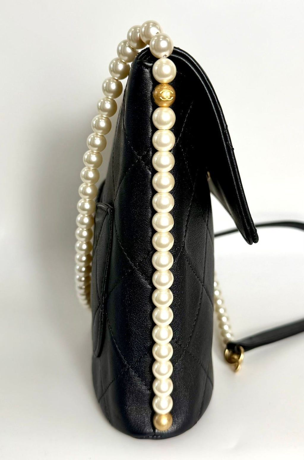 CHANEL QUILTED CALFSKIN ABOUT PEARLS HOBO CROSSBODY BAG